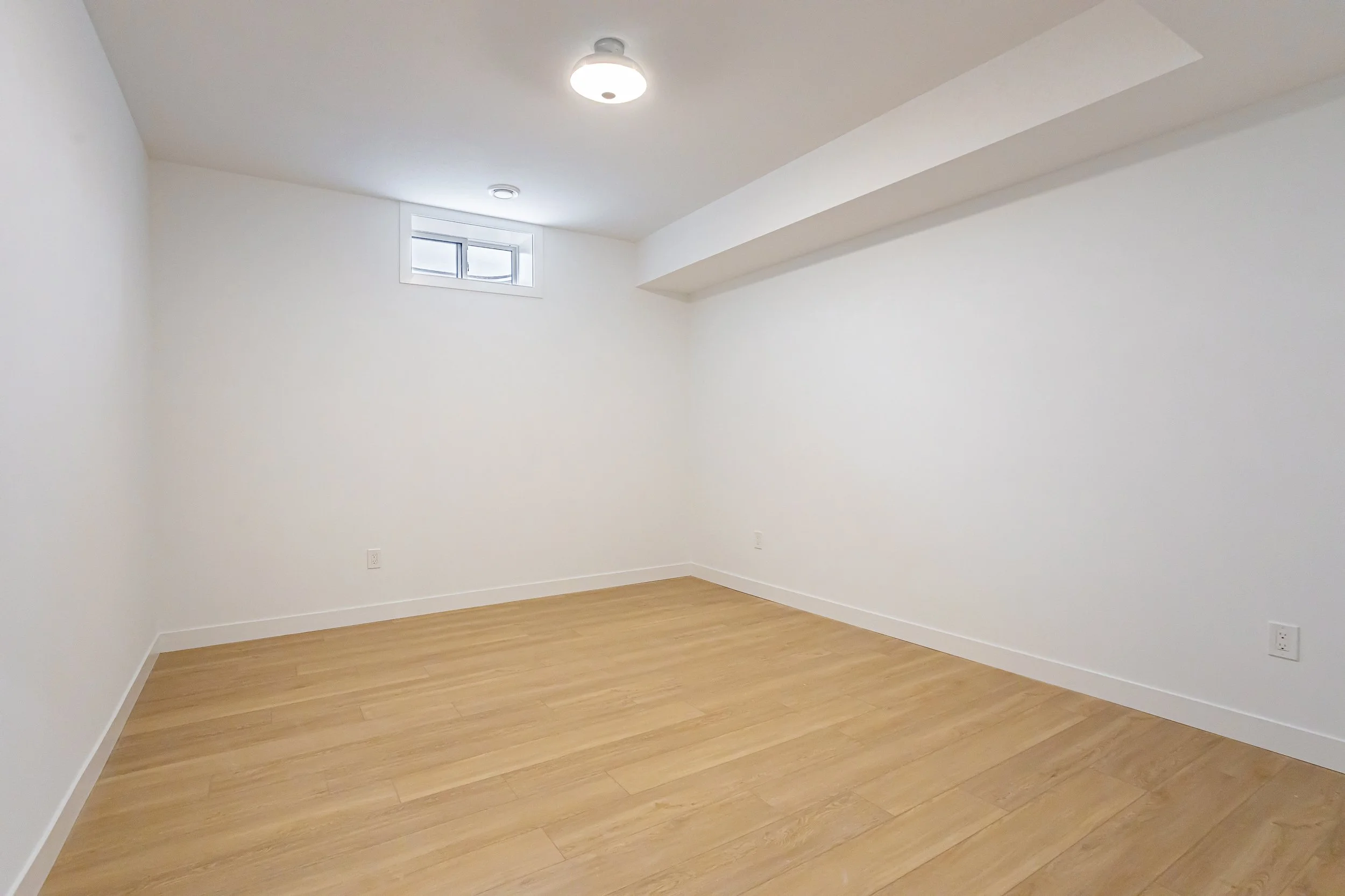 22664 Queens Line-23.jpg