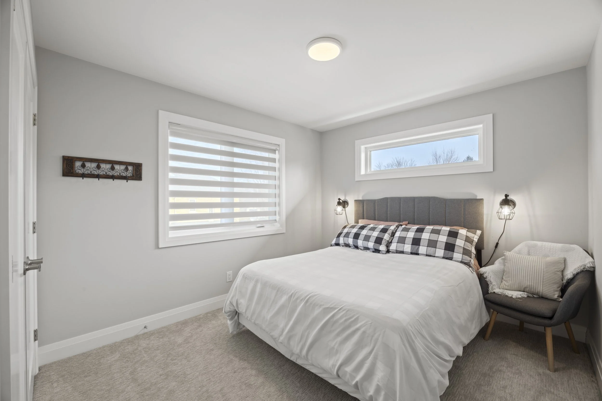 1-176 King St -32.JPG