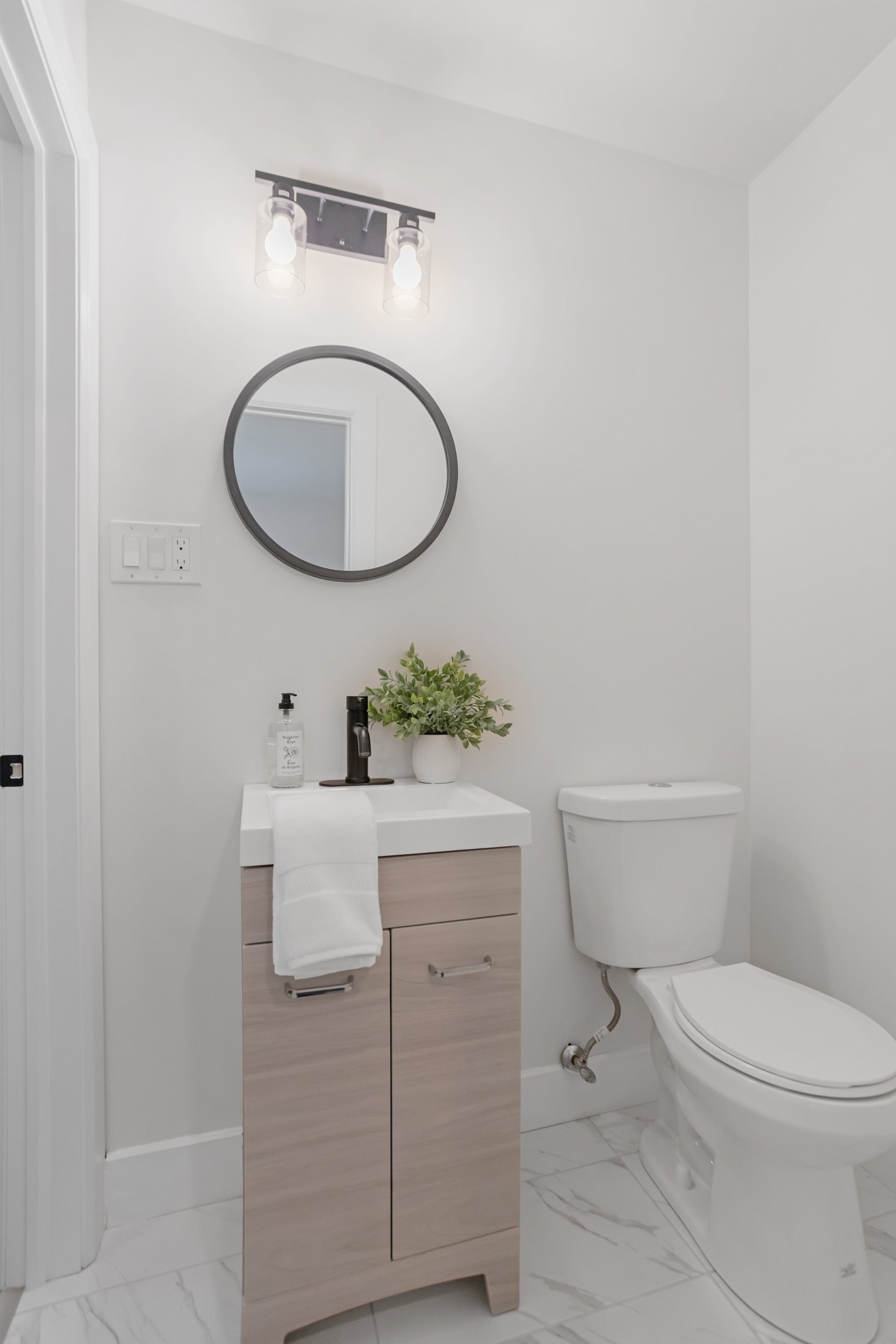 462 Grandview Ave-25.jpg