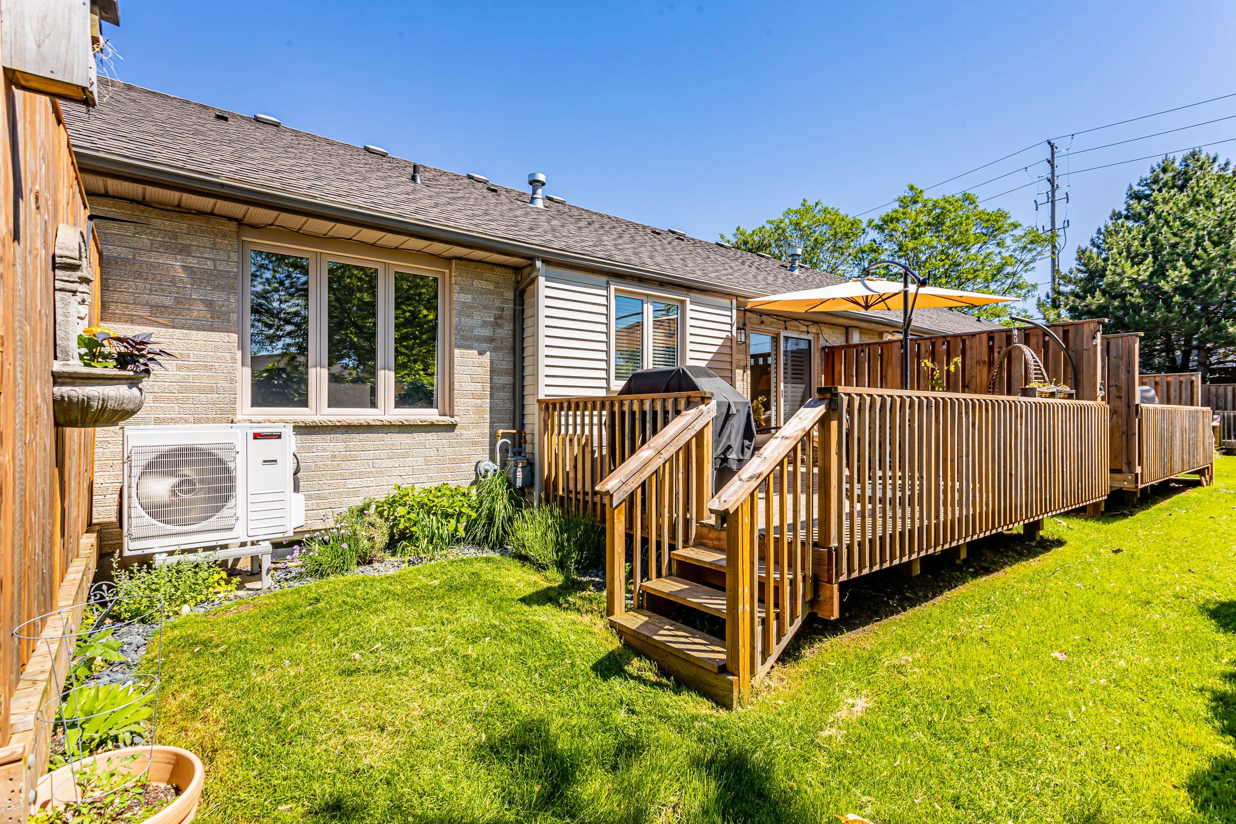 7-99 Edgevalley Rd-33.jpg