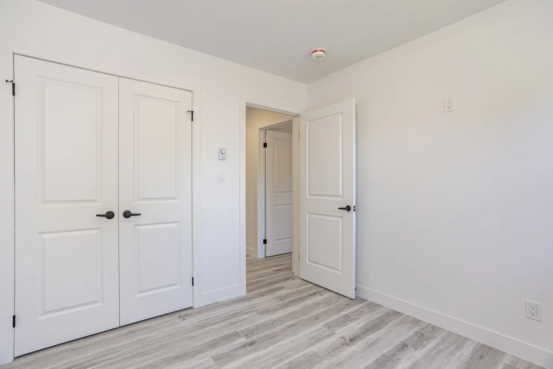 285 William St - Unit 4_10.JPG