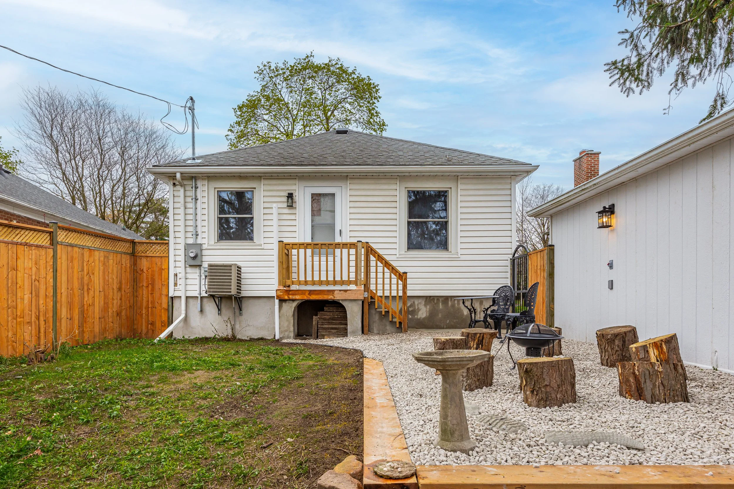 1326 Brydges St -40.jpg