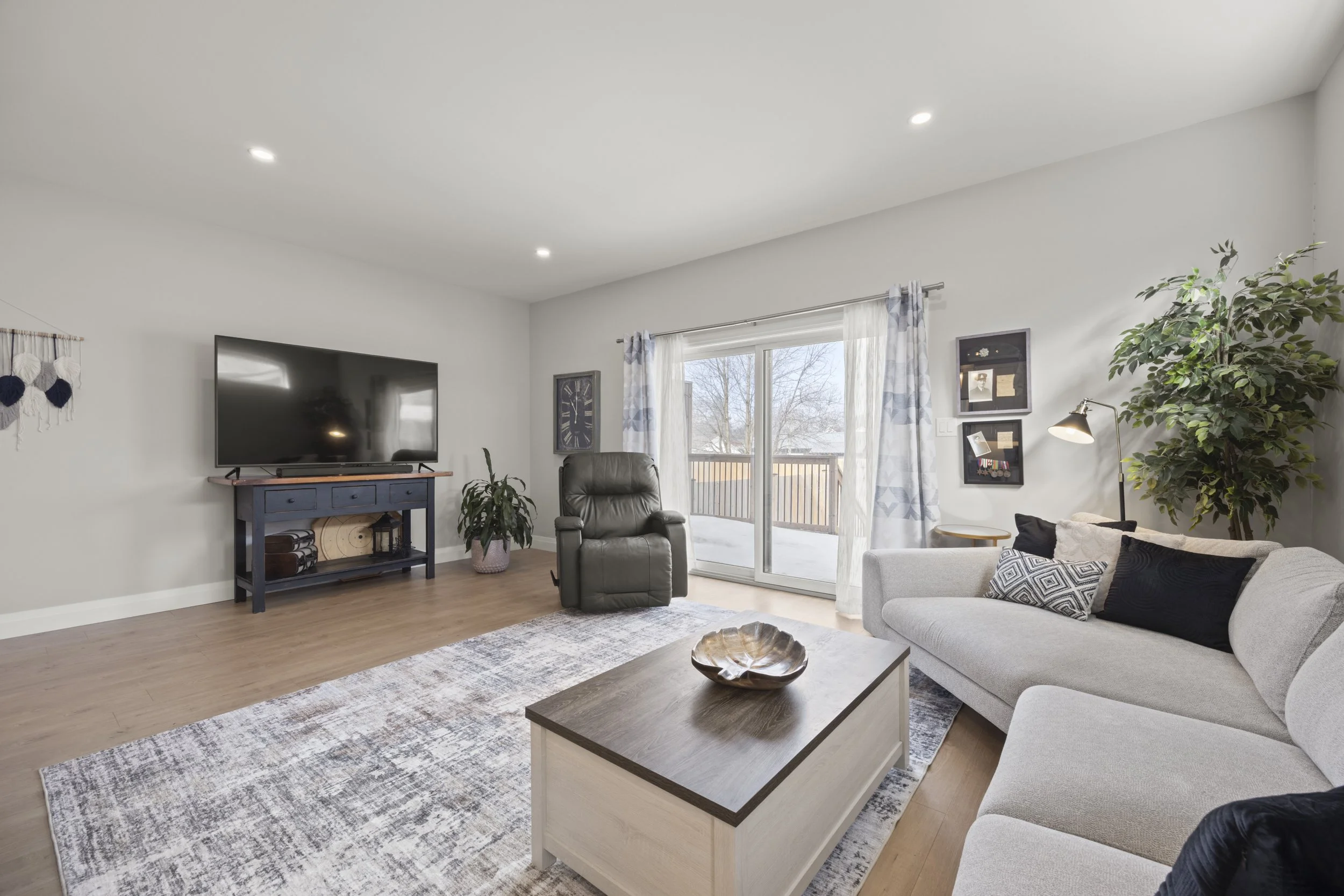 1-176 King St -17.JPG