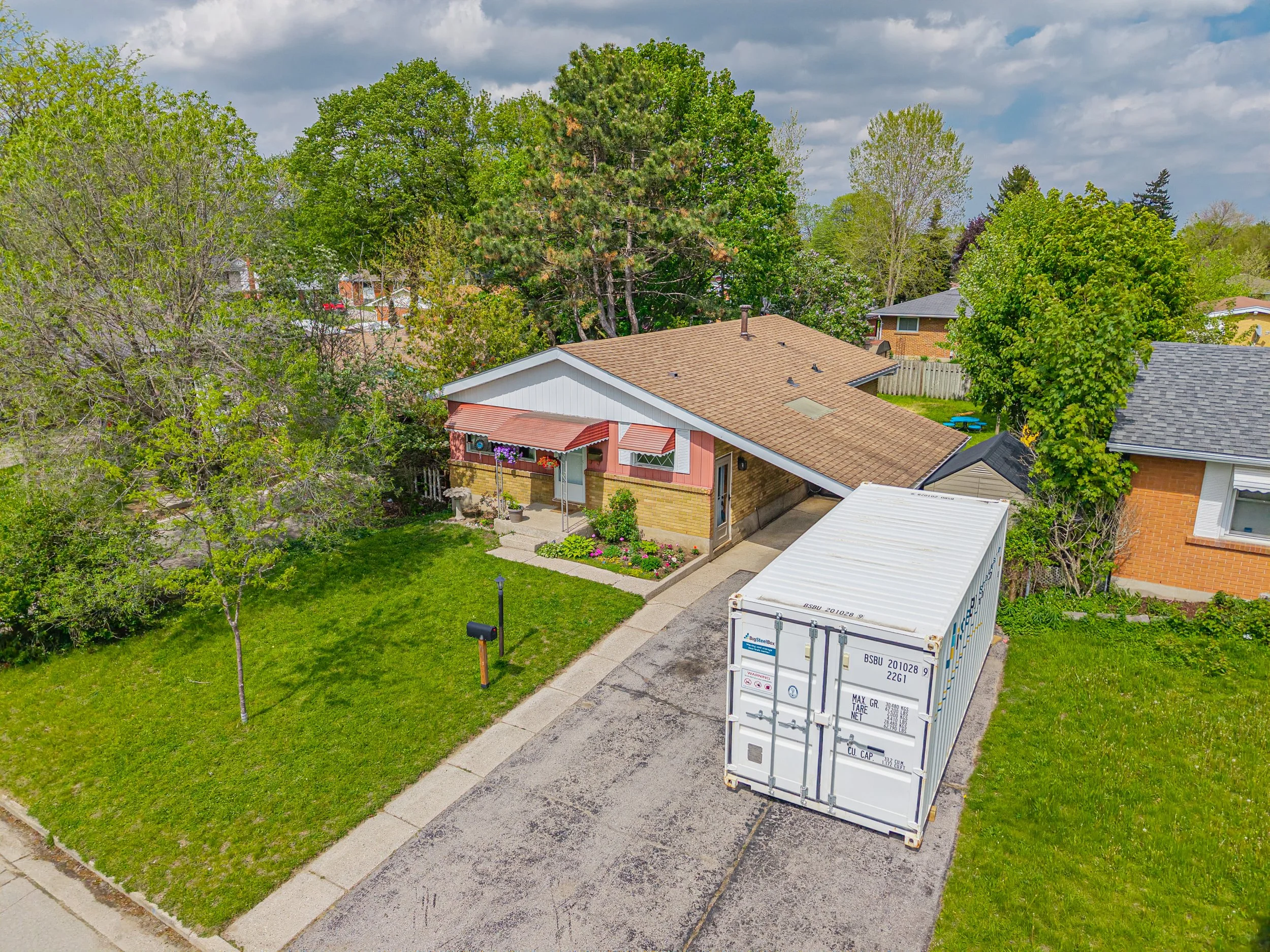 8 Kenwood Cres -40.jpg