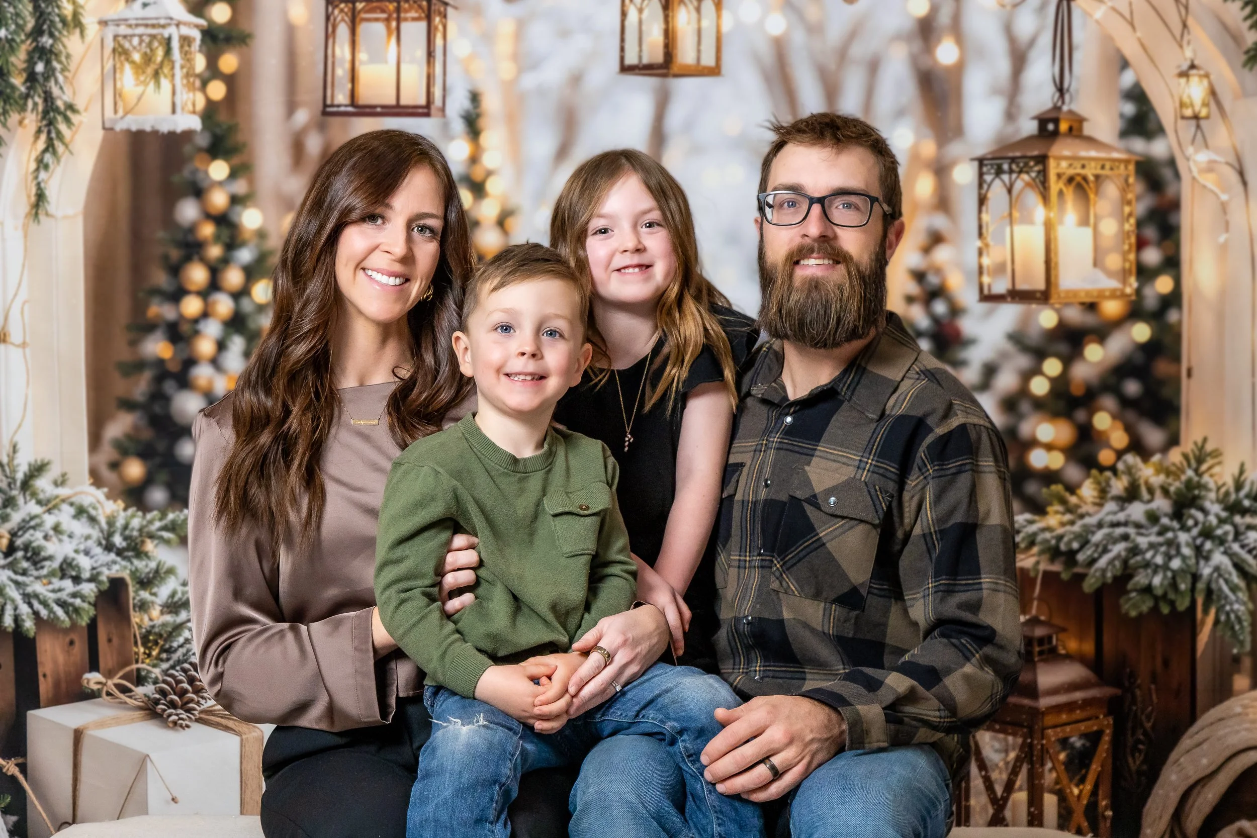 ChristmasMinis_QuinnFamily_SOCIAL-8.jpg