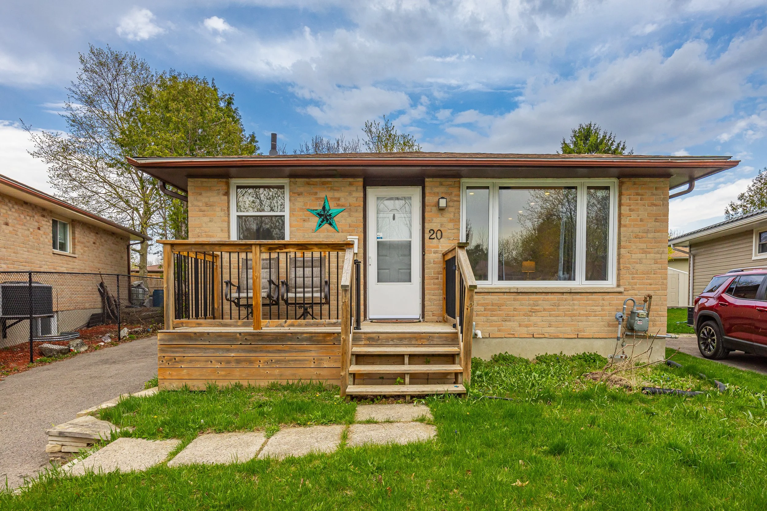 20 Gatewood Cres -01.jpg