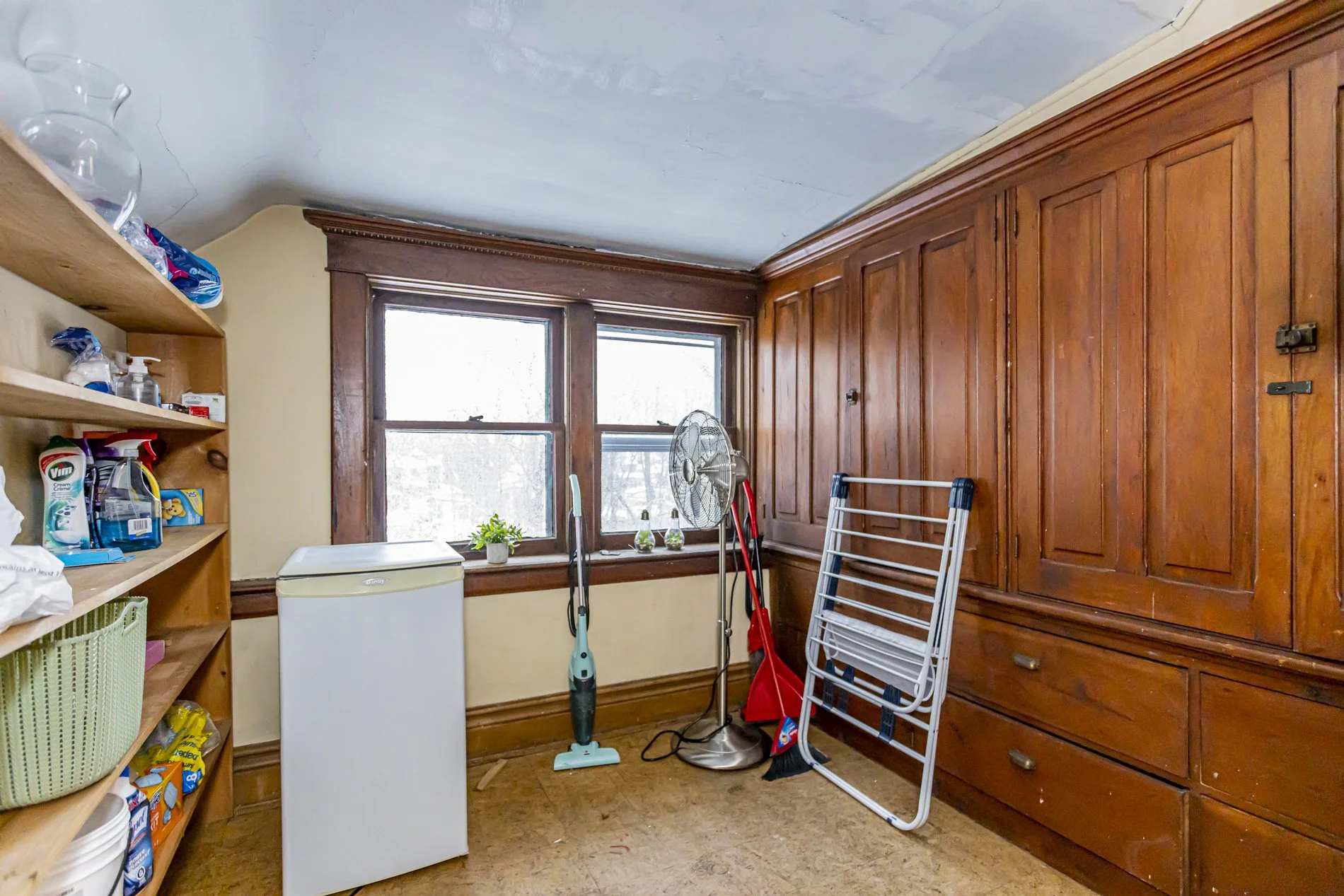 994 Richmond St_43.jpg