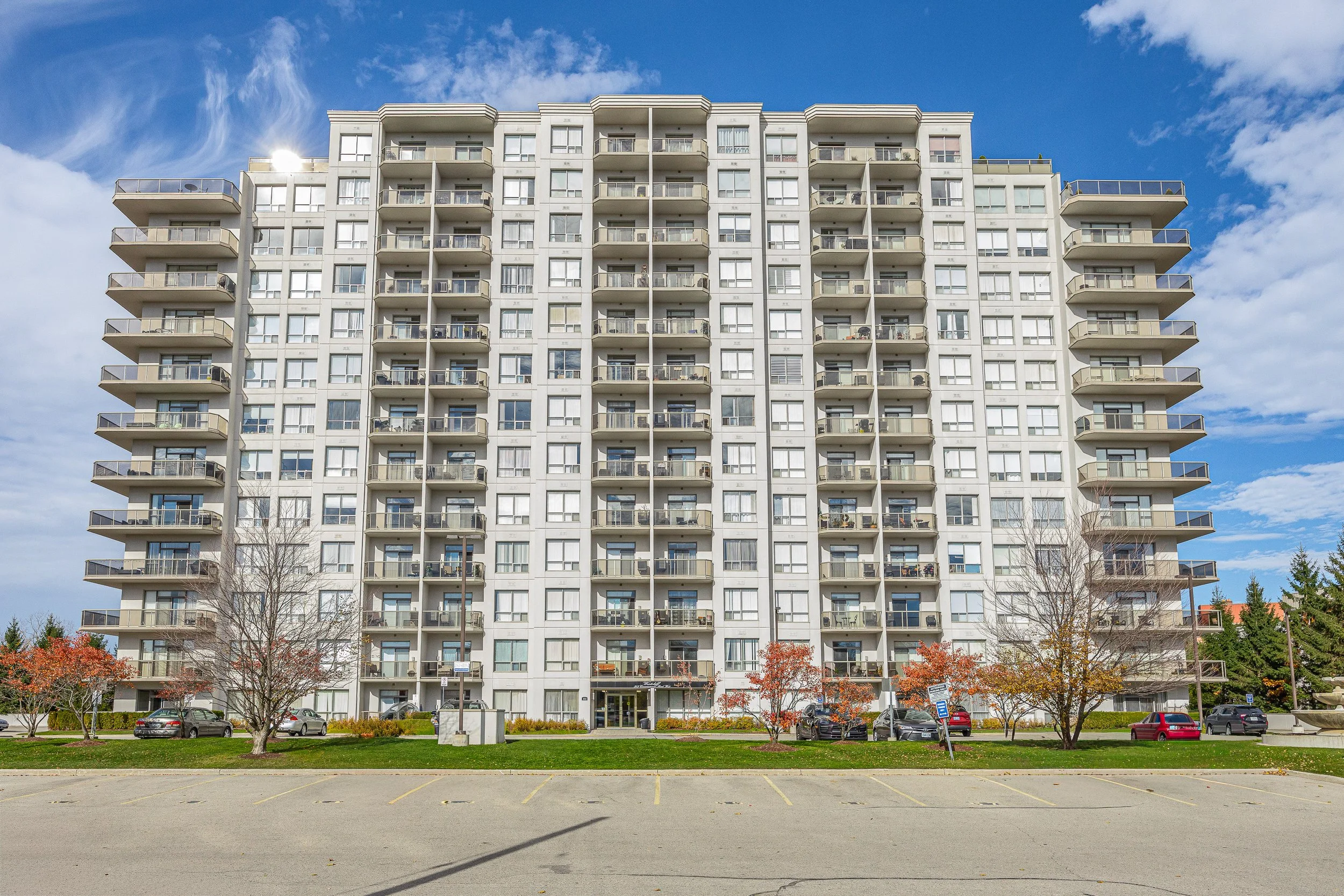 1104-353 Commissioners Rd W -03.jpg