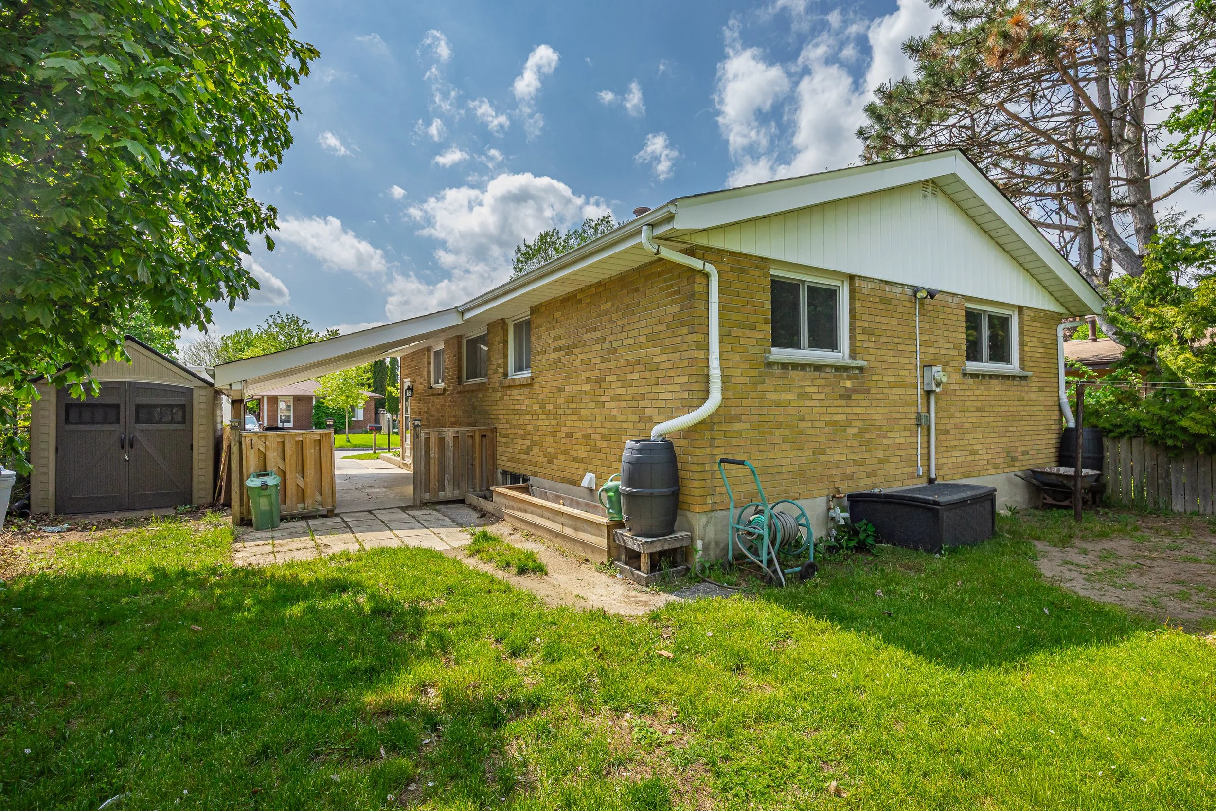 8 Kenwood Cres -39.jpg