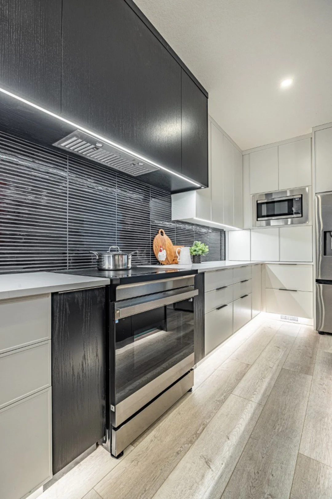 3229 Raleigh Cres-34.jpg
