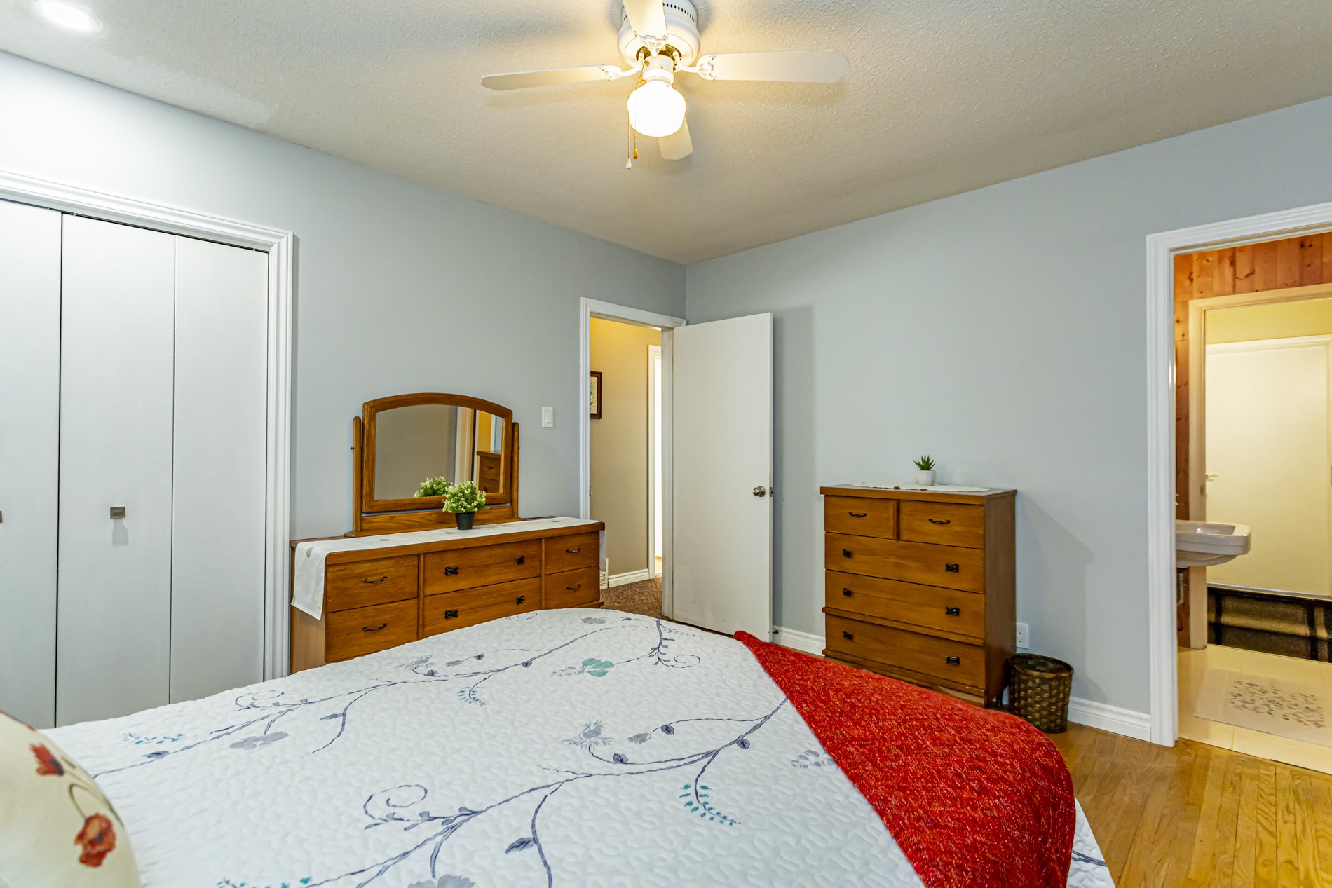 166 Base Line Rd W_27.JPG