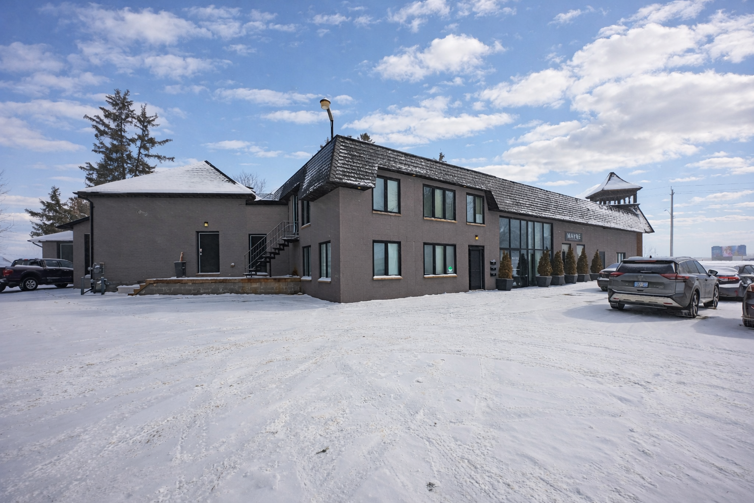 7024 Kilbourne Rd -02.png