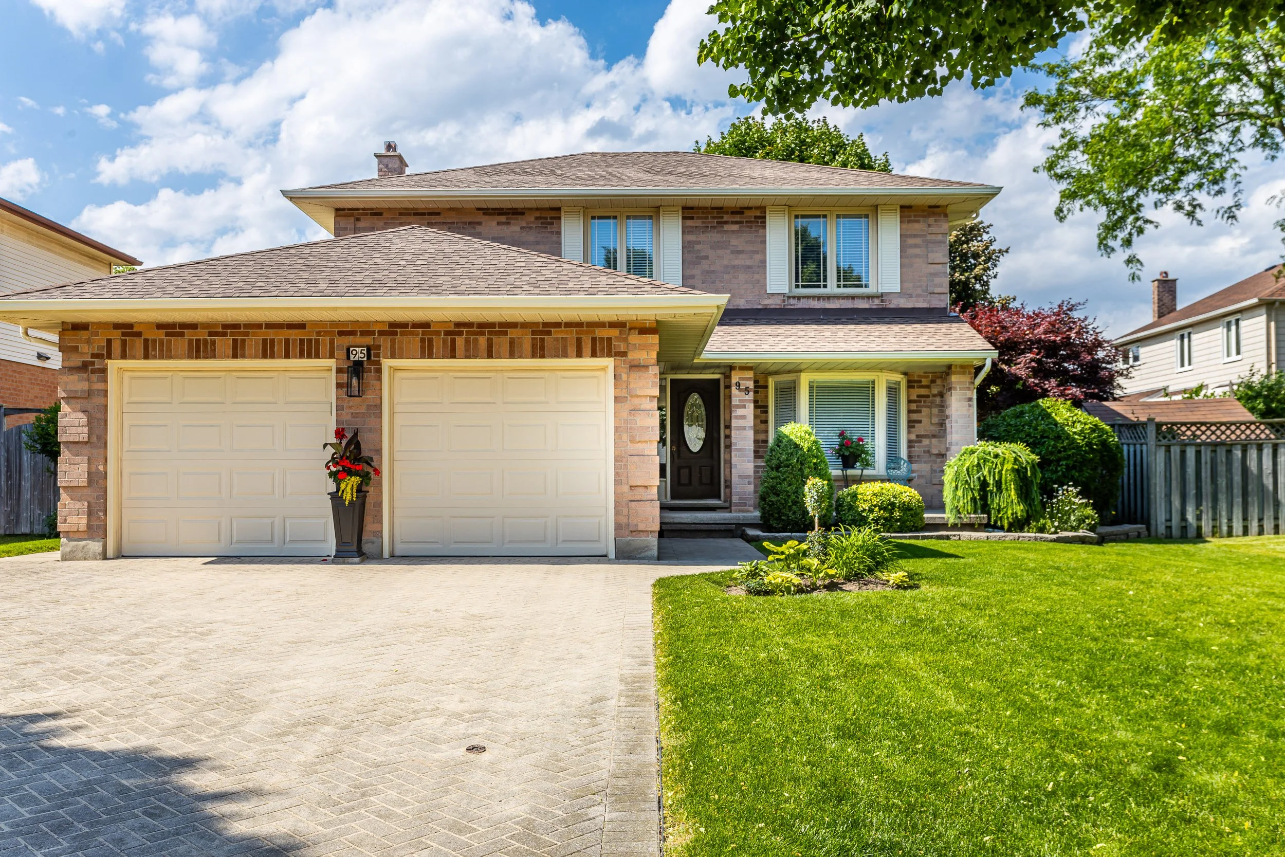 95 Mountainview Cres-2.jpg