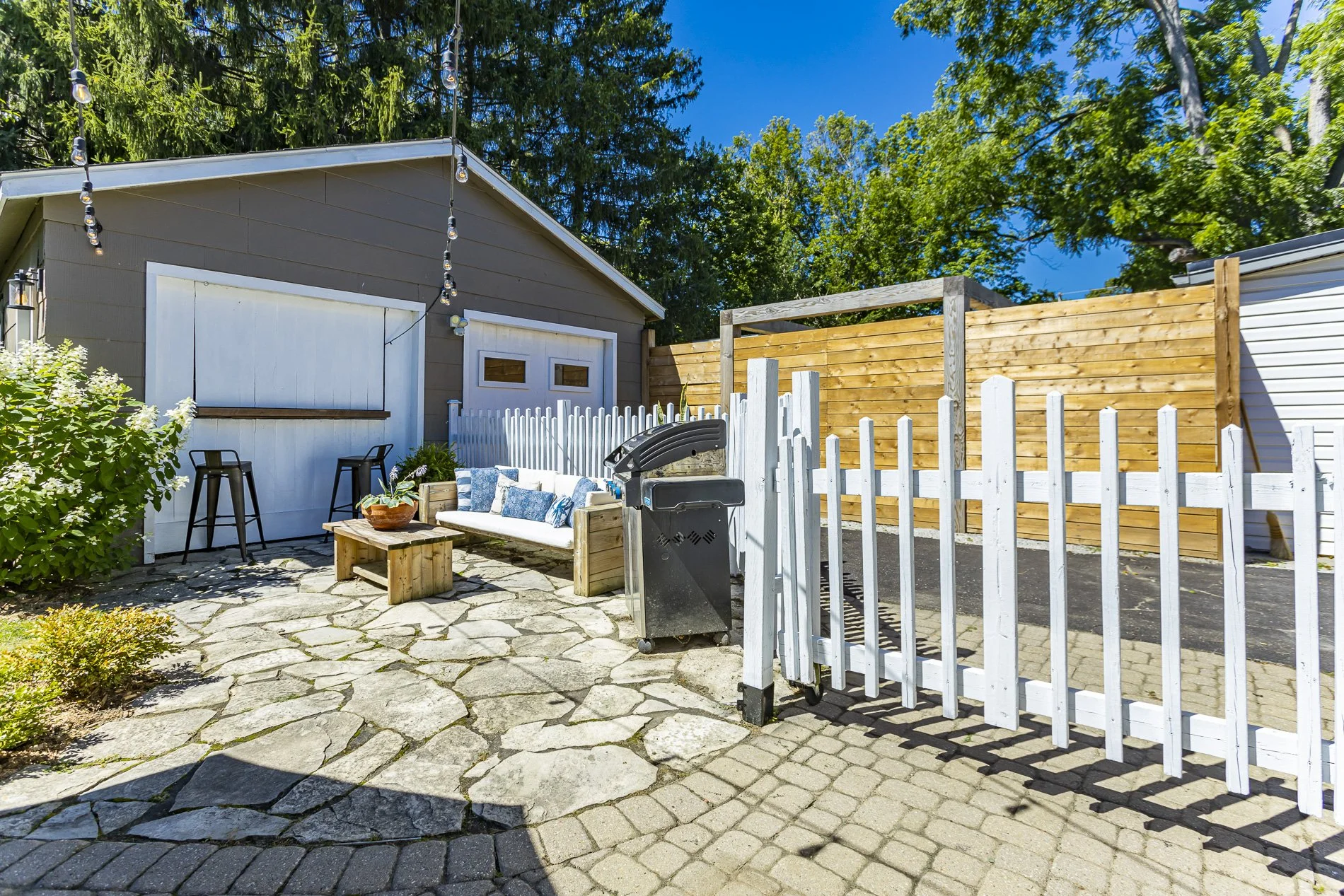 865 Colborne St_33.jpg