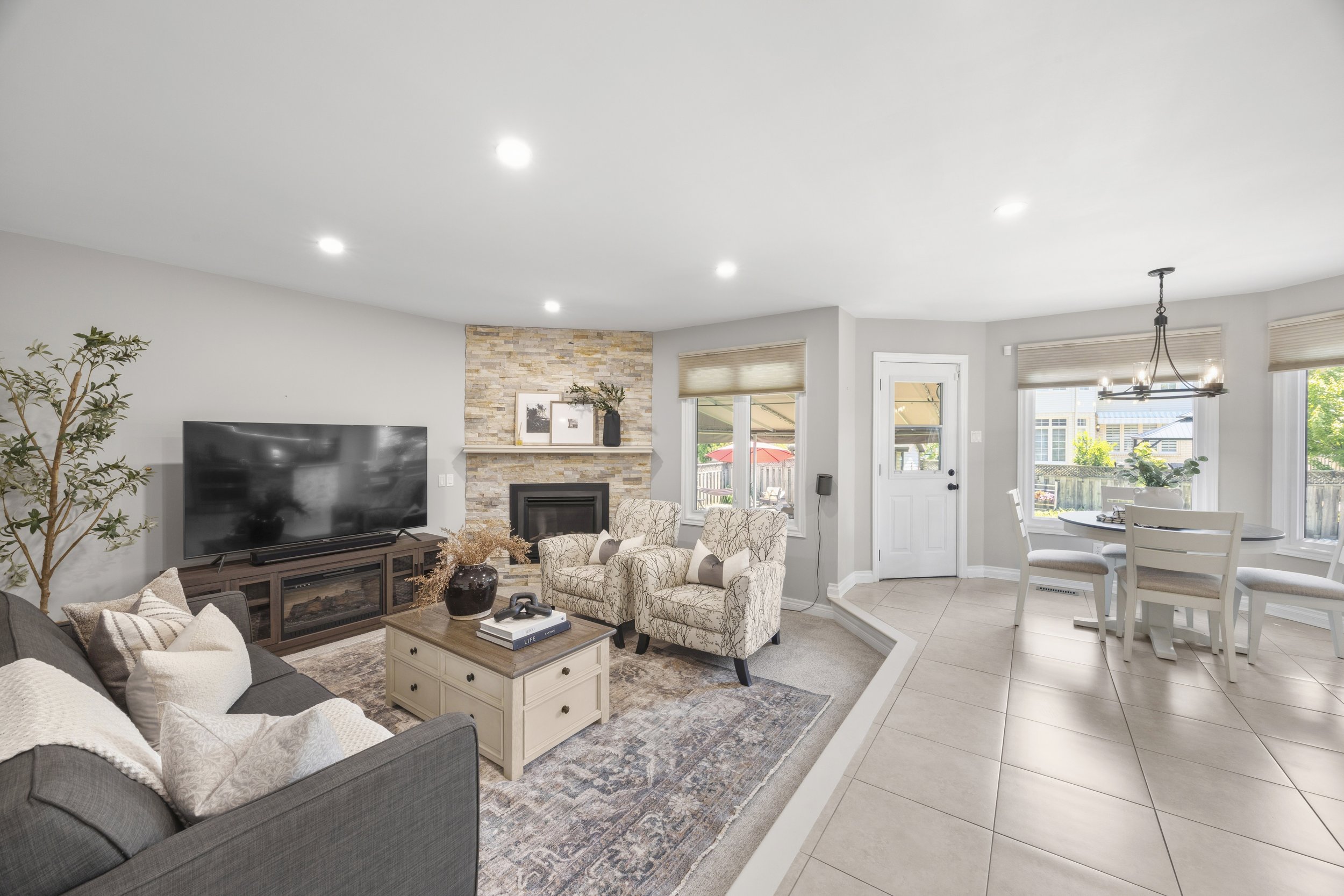 245 Ensign Cres -14.JPG