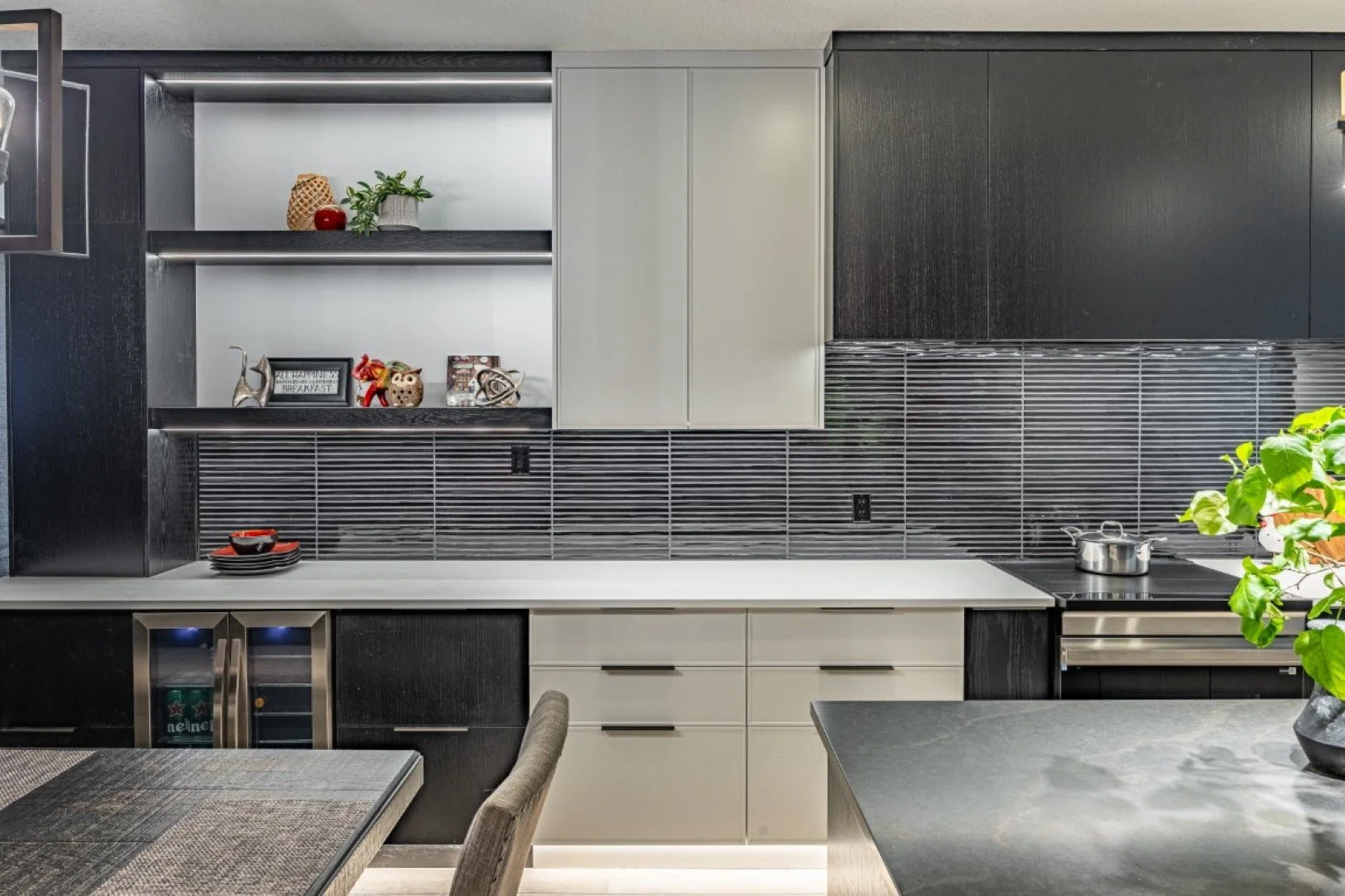 3229 Raleigh Cres-4.jpg
