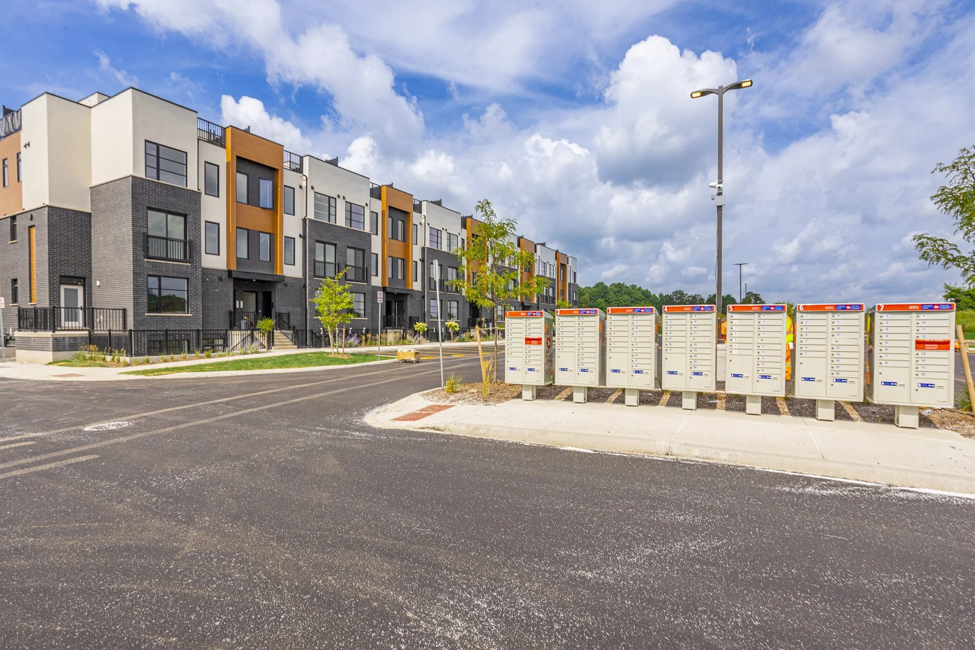 177-3900 Savoy St_07.jpg