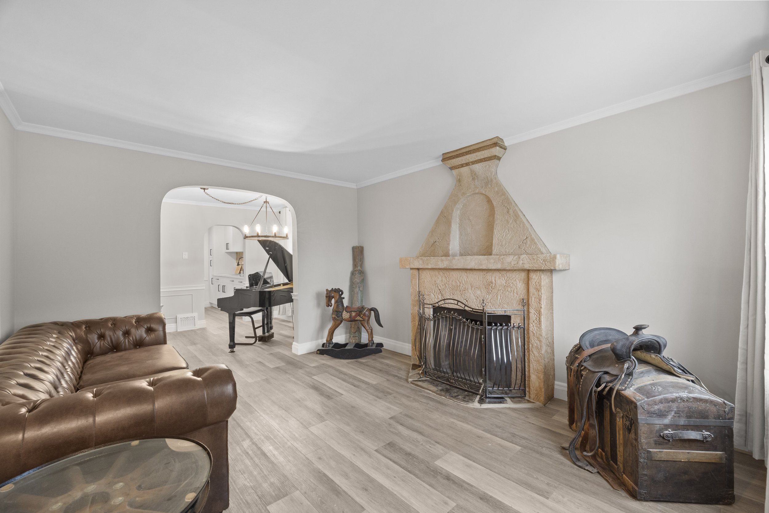1326 Brydges St -08.JPG