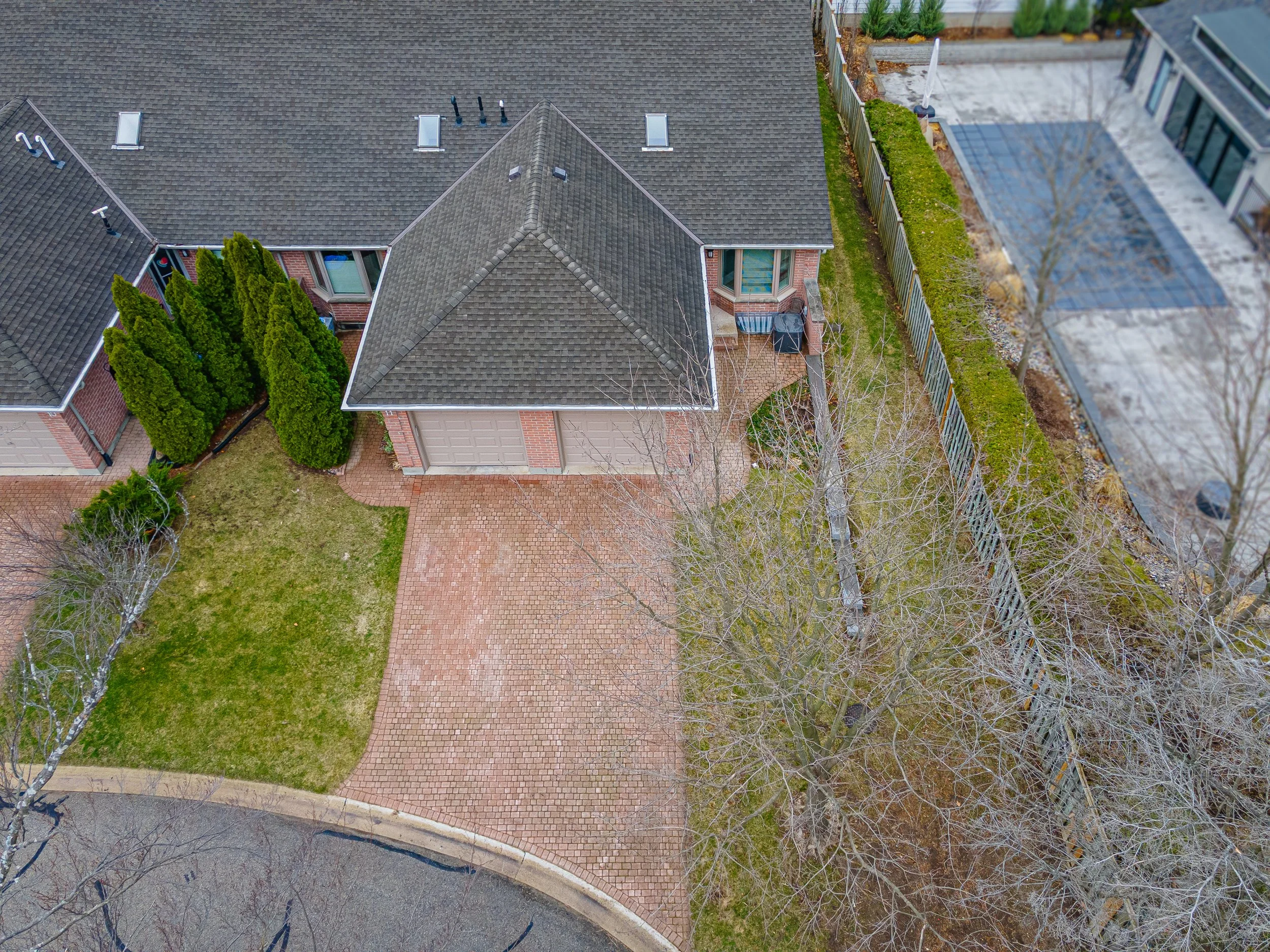 12-90 Ontario St S -43.jpg