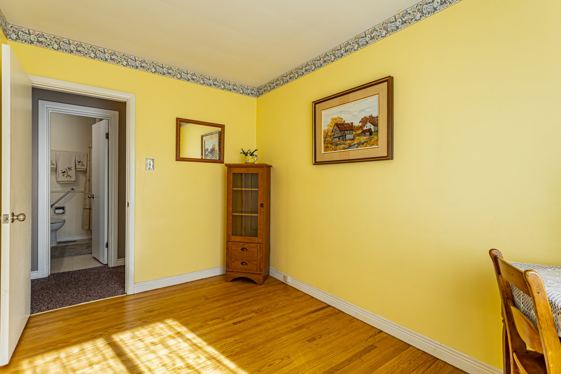 166 Base Line Rd W_20.JPG