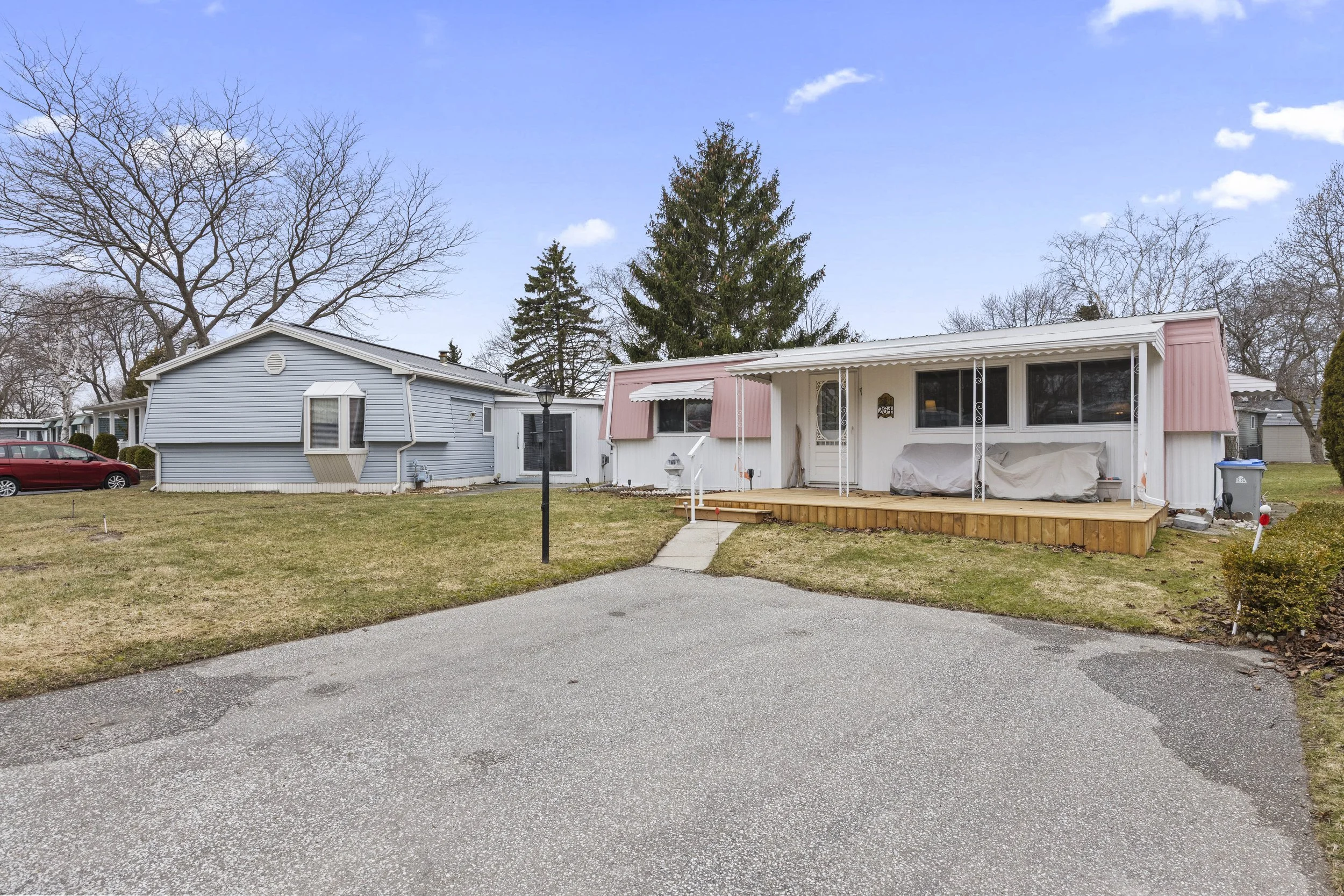 264 Highland Springs -02.JPG