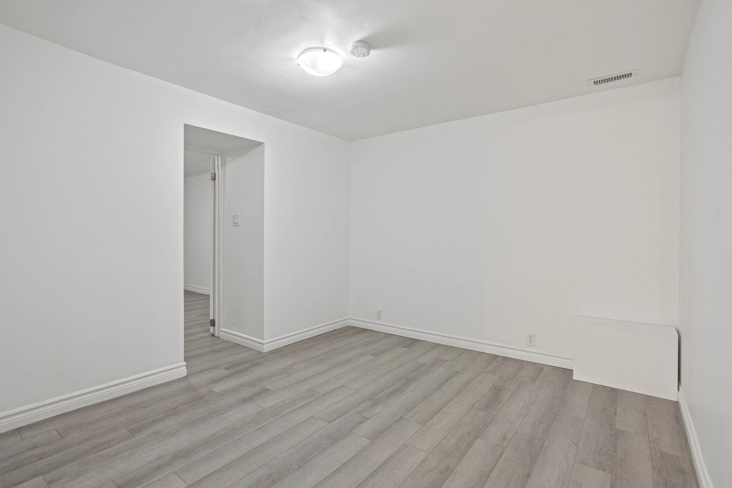 776 Oxford St  -14.JPG