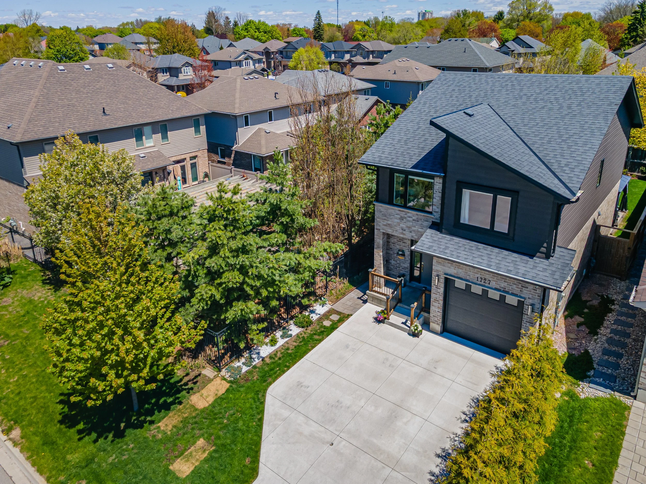 1727 Valhalla St -48.jpg