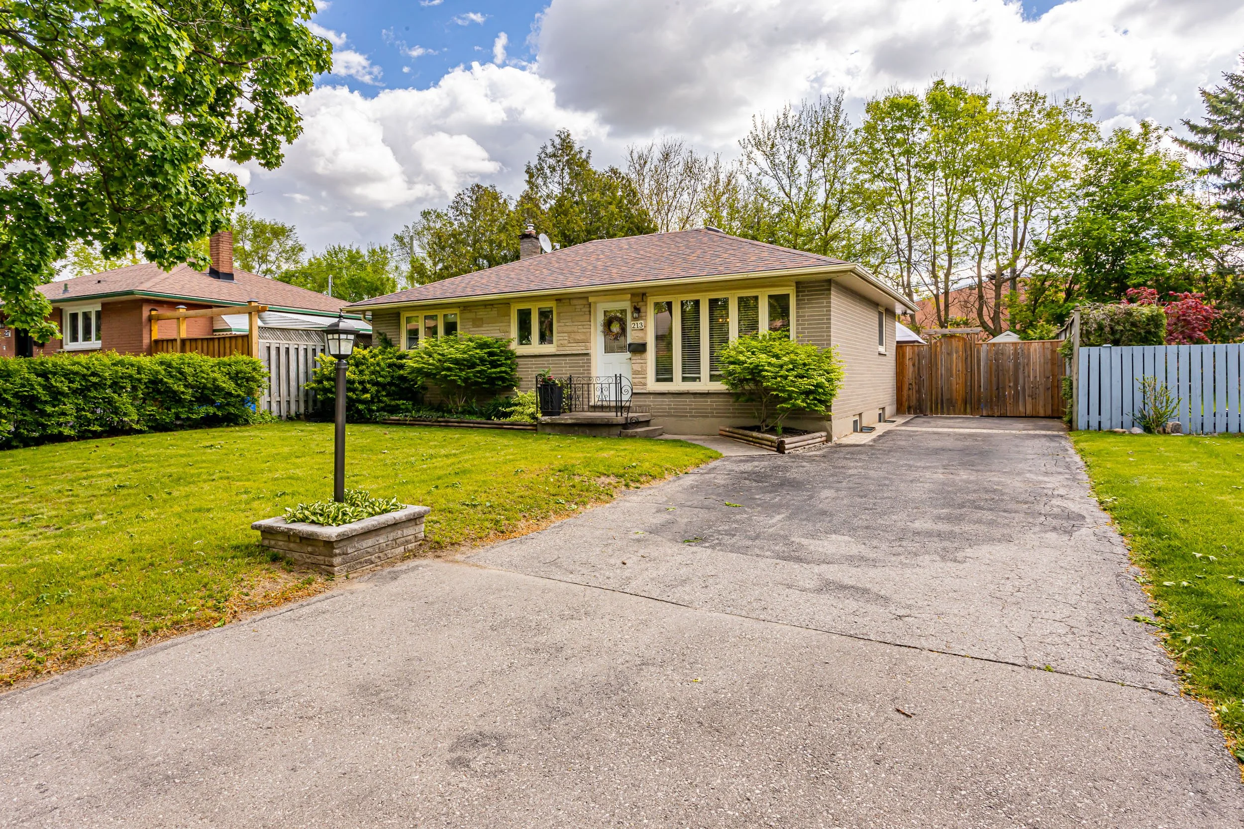 310 Manitoulin Dr-1.jpg