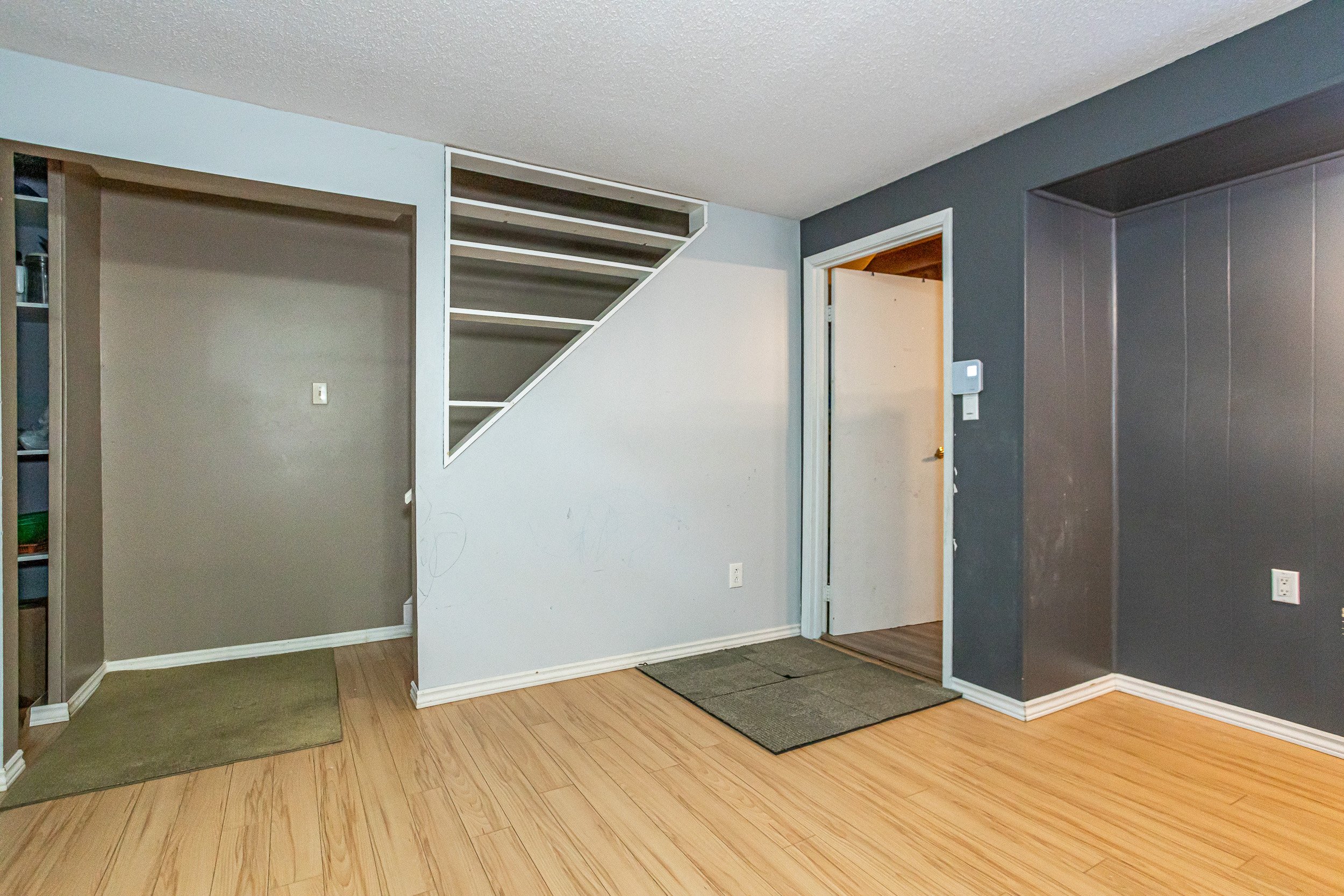 22-311 Vesta Rd-34.jpg