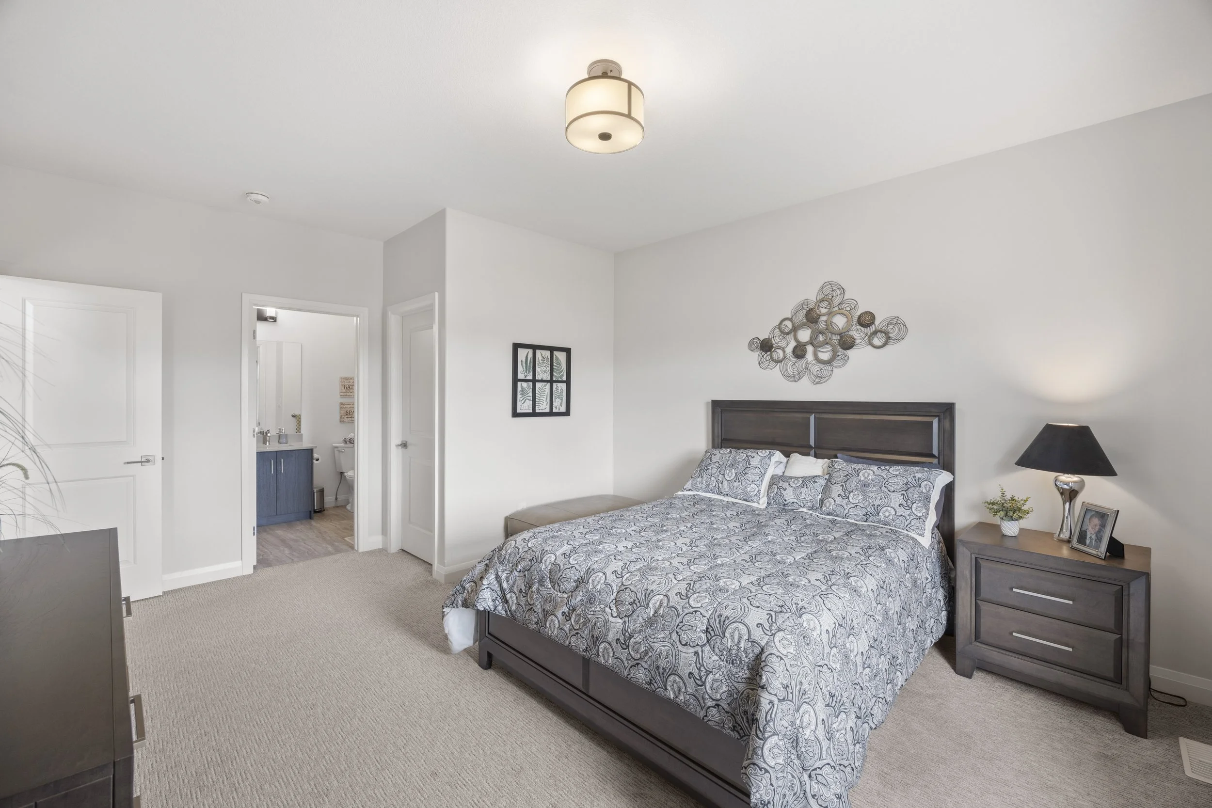 100 Rowe Ave -23.JPG