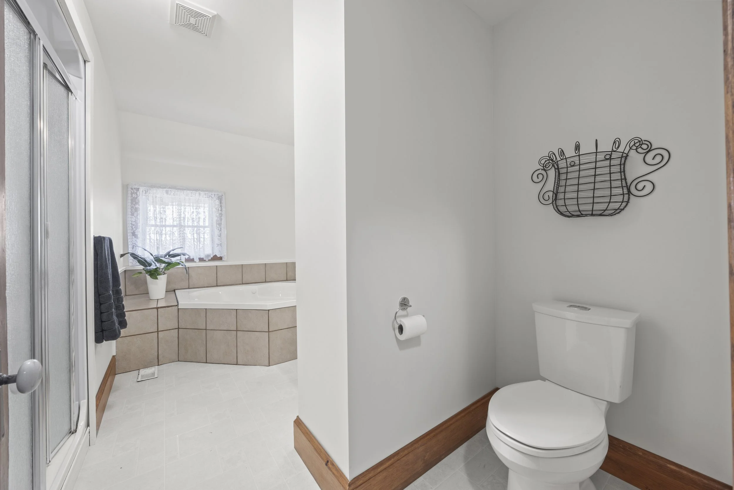 3229 Mcgillivray Dr -31.JPG