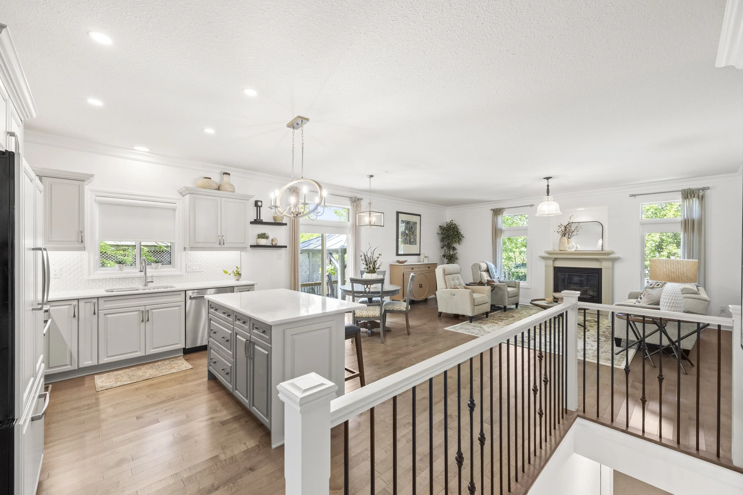 10-2080 Beaverbrook Ave -12.JPG