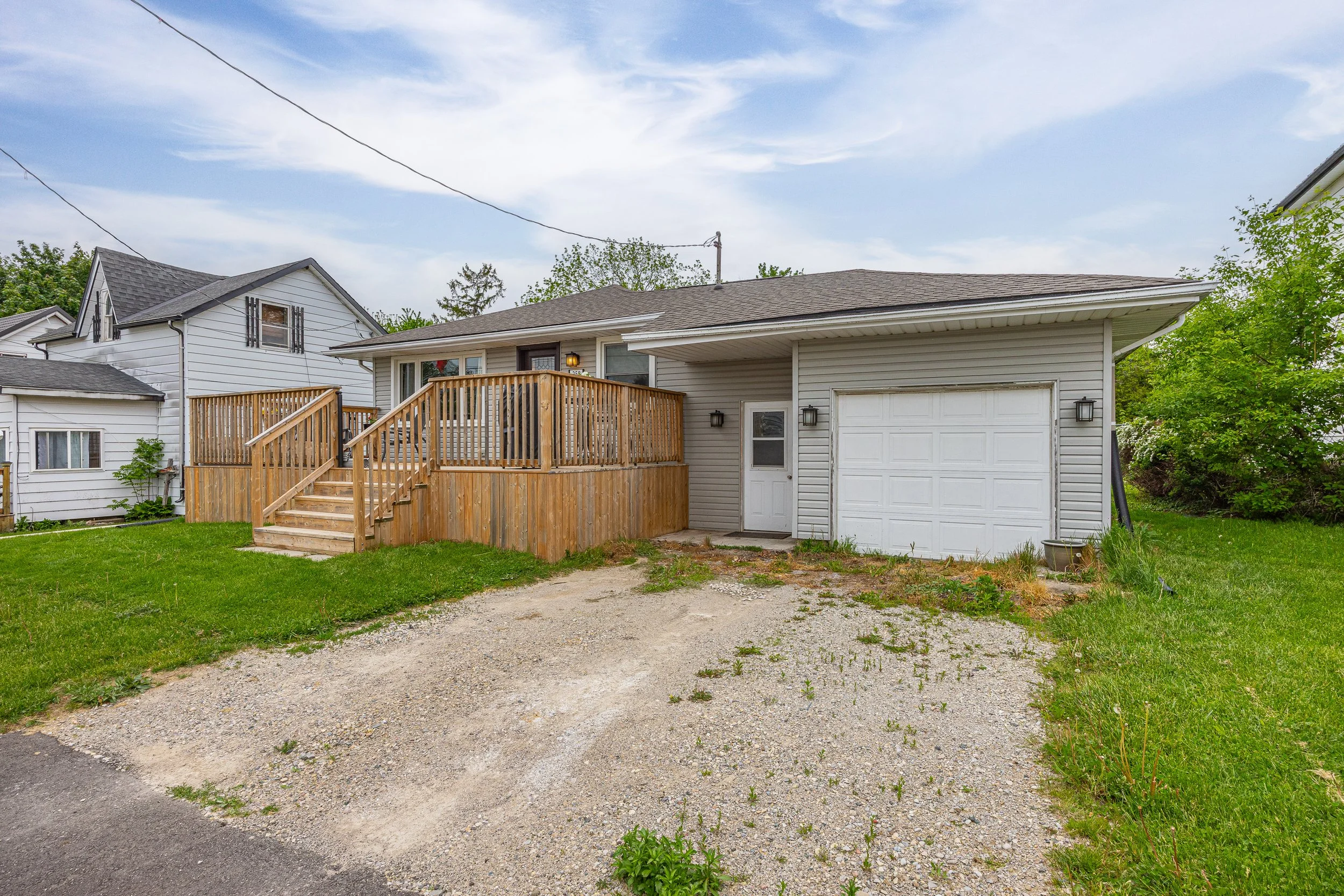 258 Upper Queen St -02.jpg