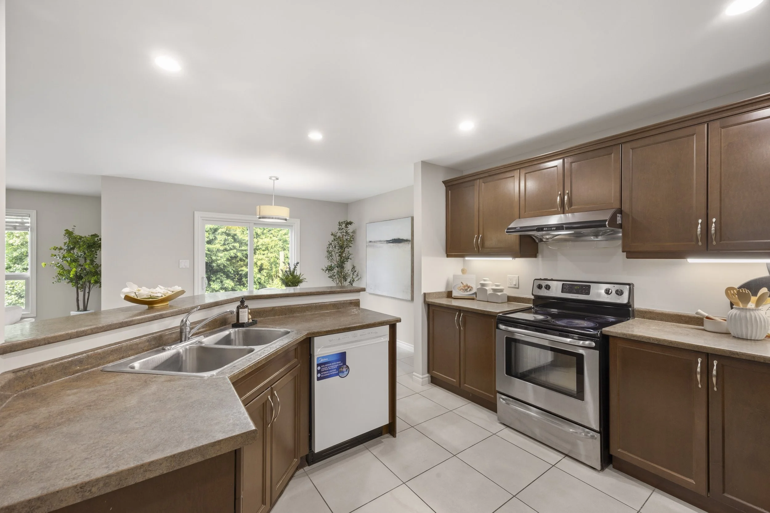 1166 Smither Rd -15.JPG
