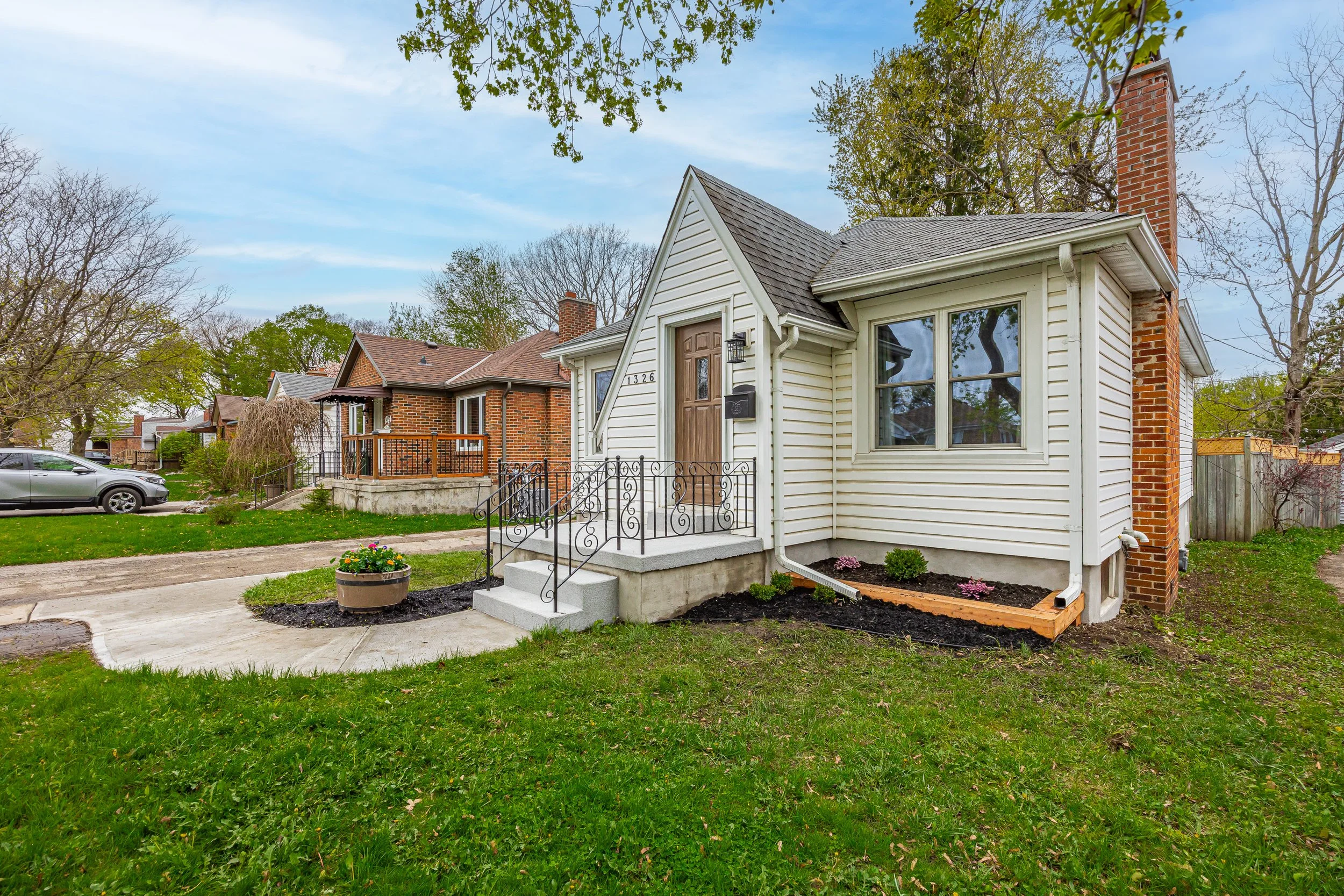 1326 Brydges St -03.jpg