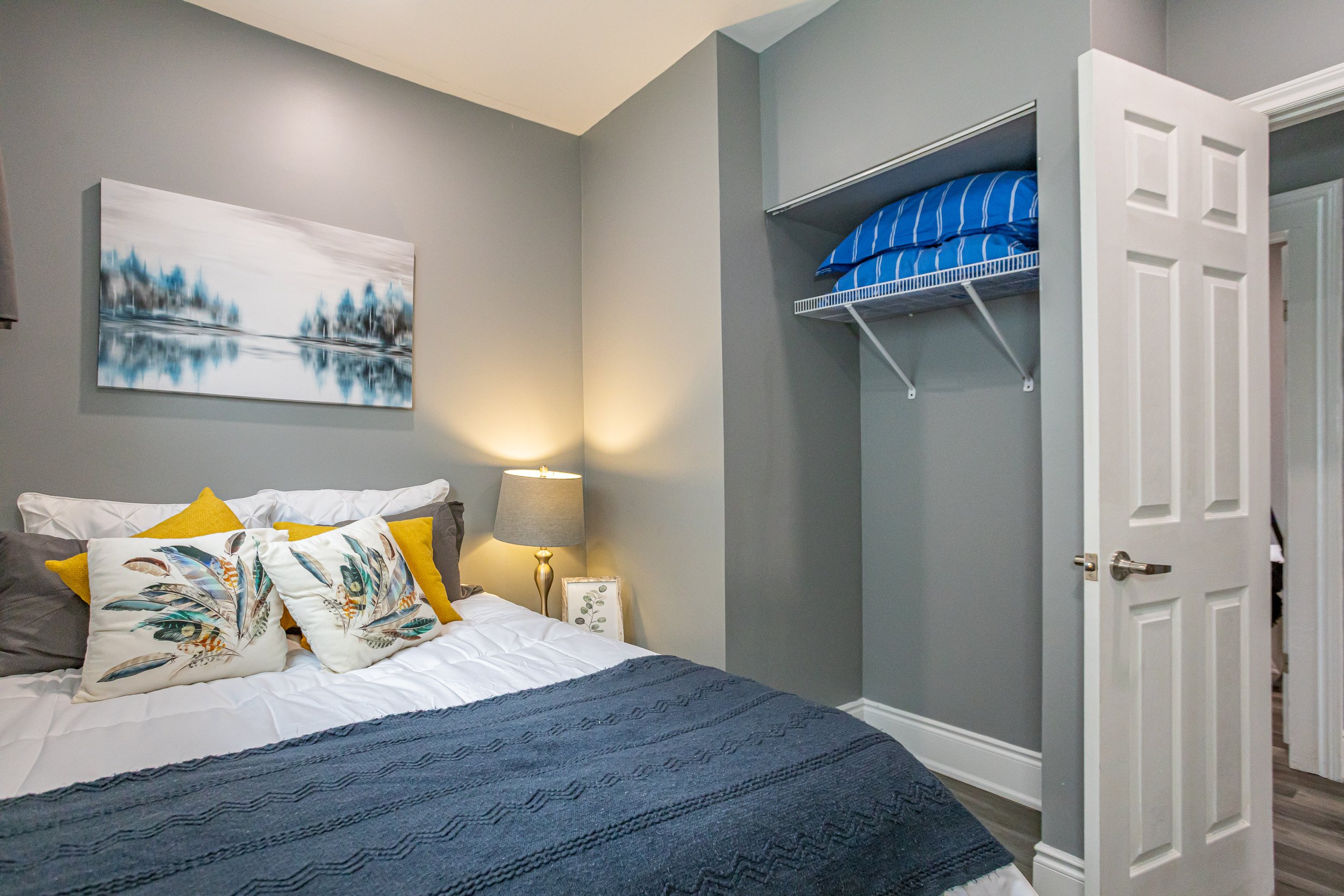 225 Simcoe St-23.jpg