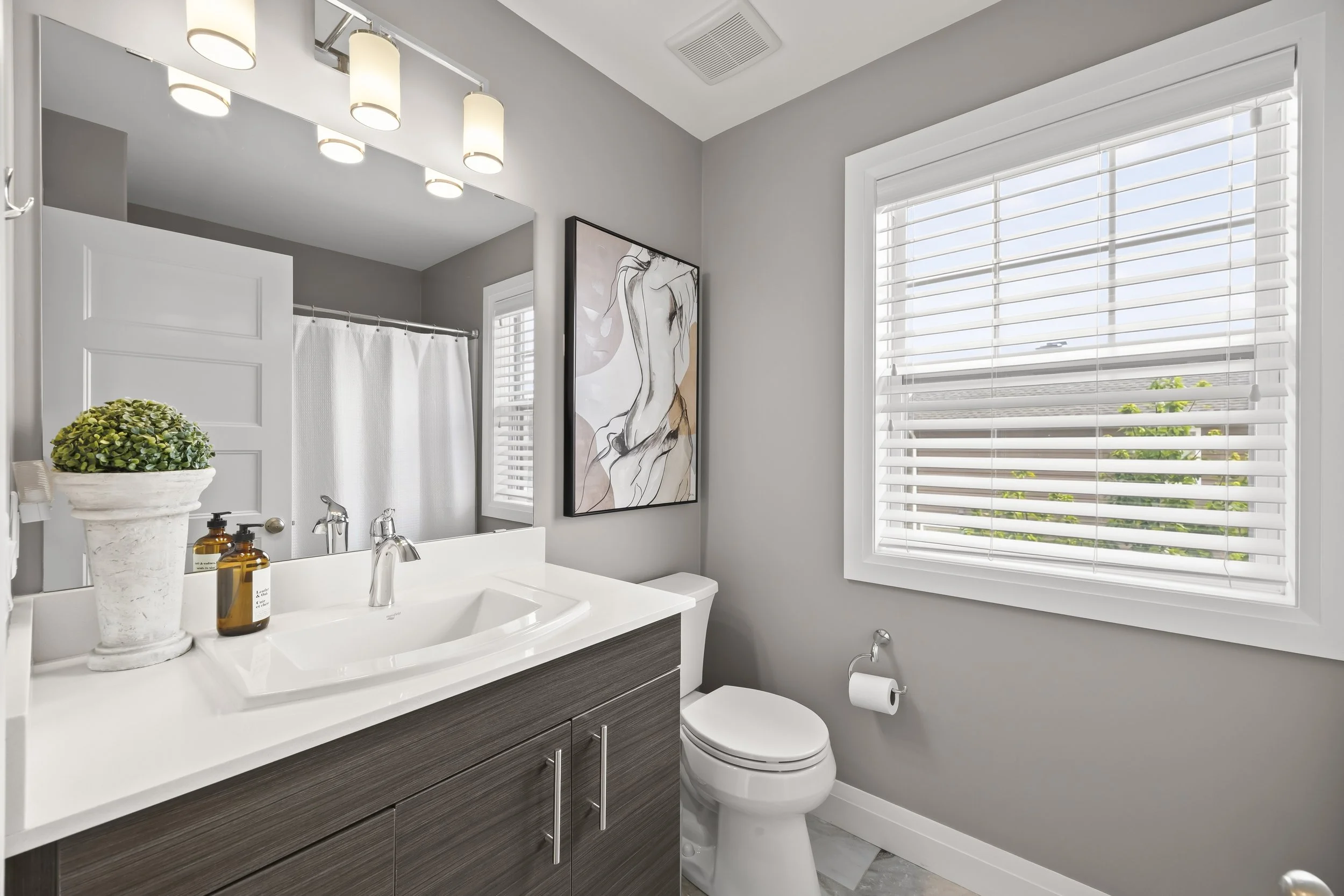 18-3025 Singleton Ave -39.JPG