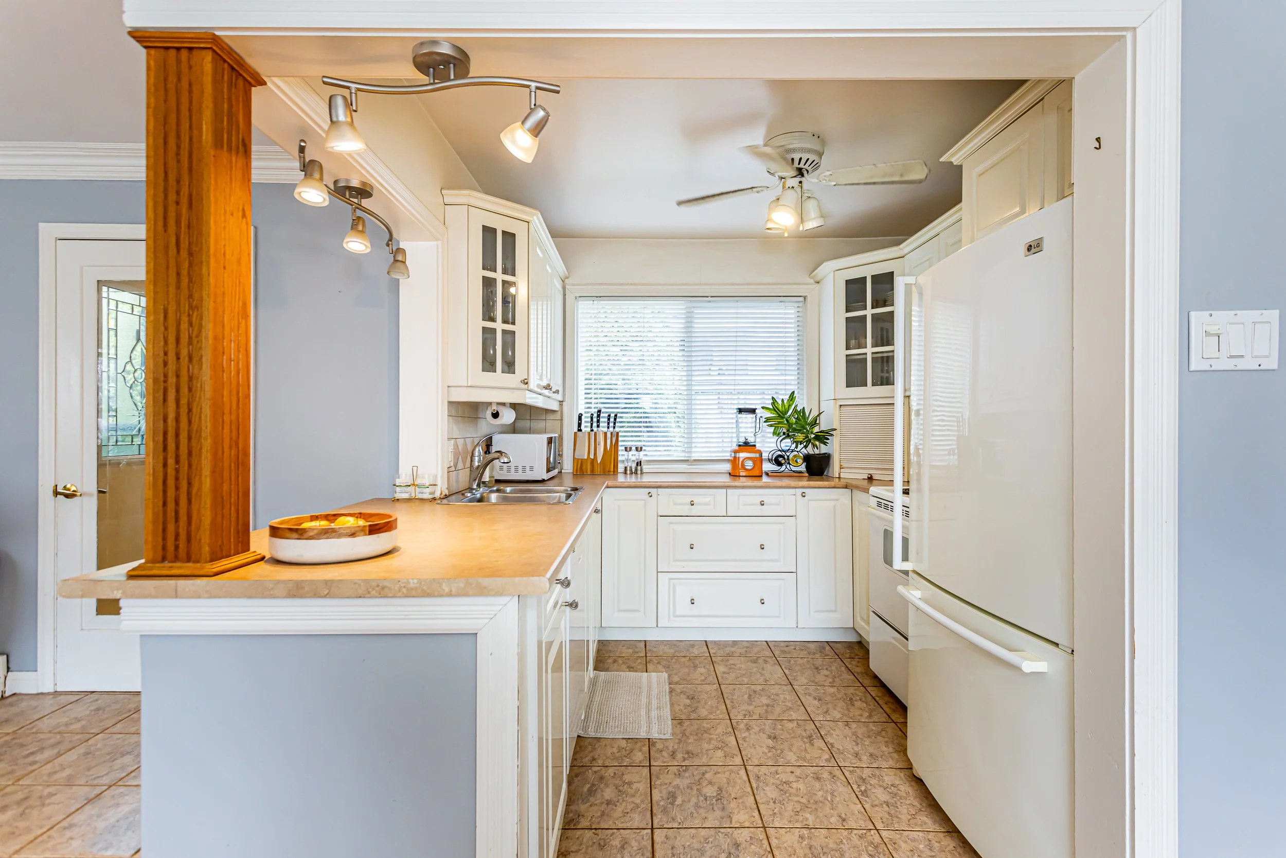 37 Braemar Cres-9.jpg
