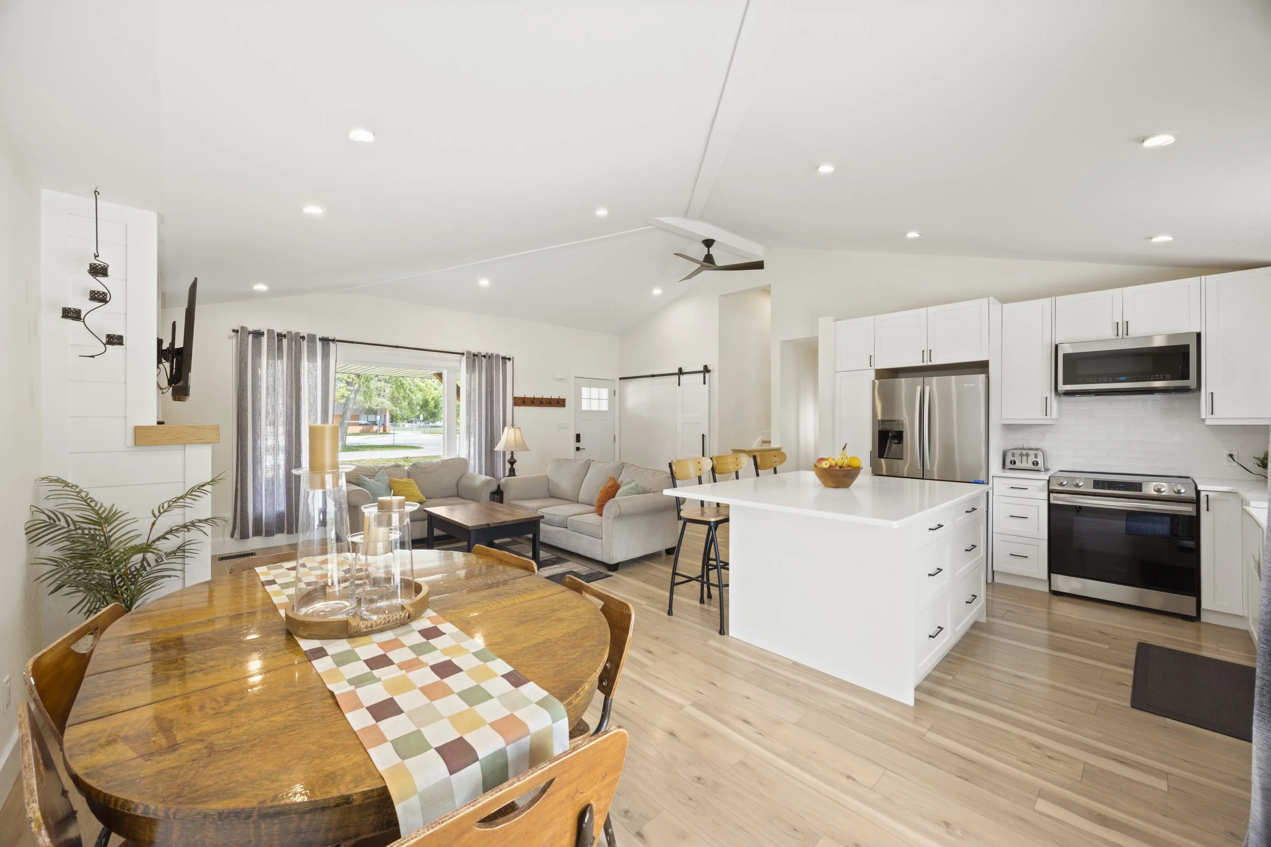 167 Mcleod St -21.JPG