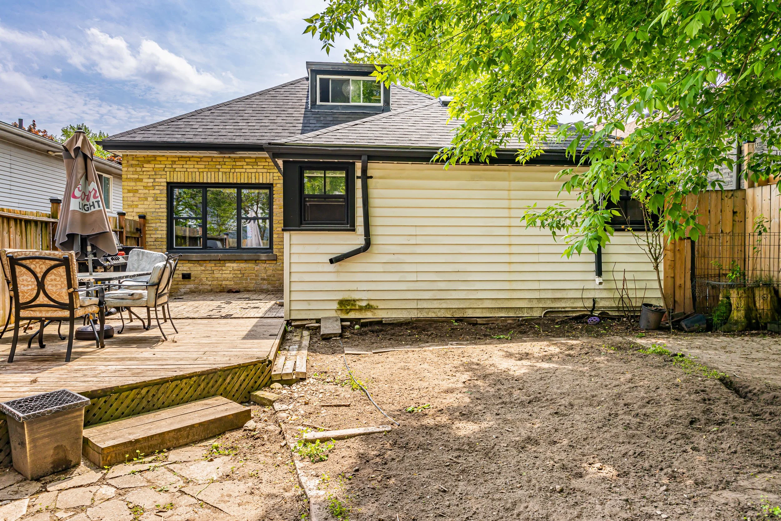 922 Dufferin Ave-9.jpg