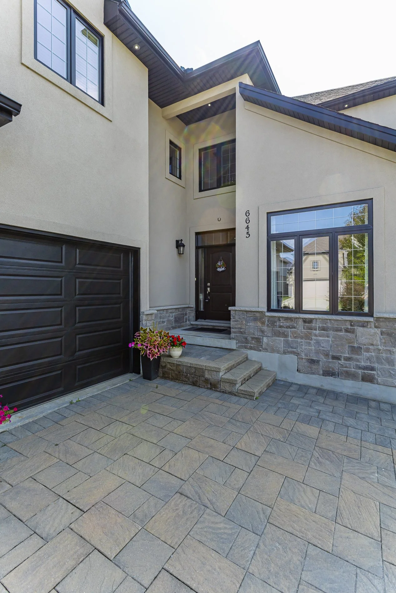 6645 Upper Canada Crossing_06.jpg