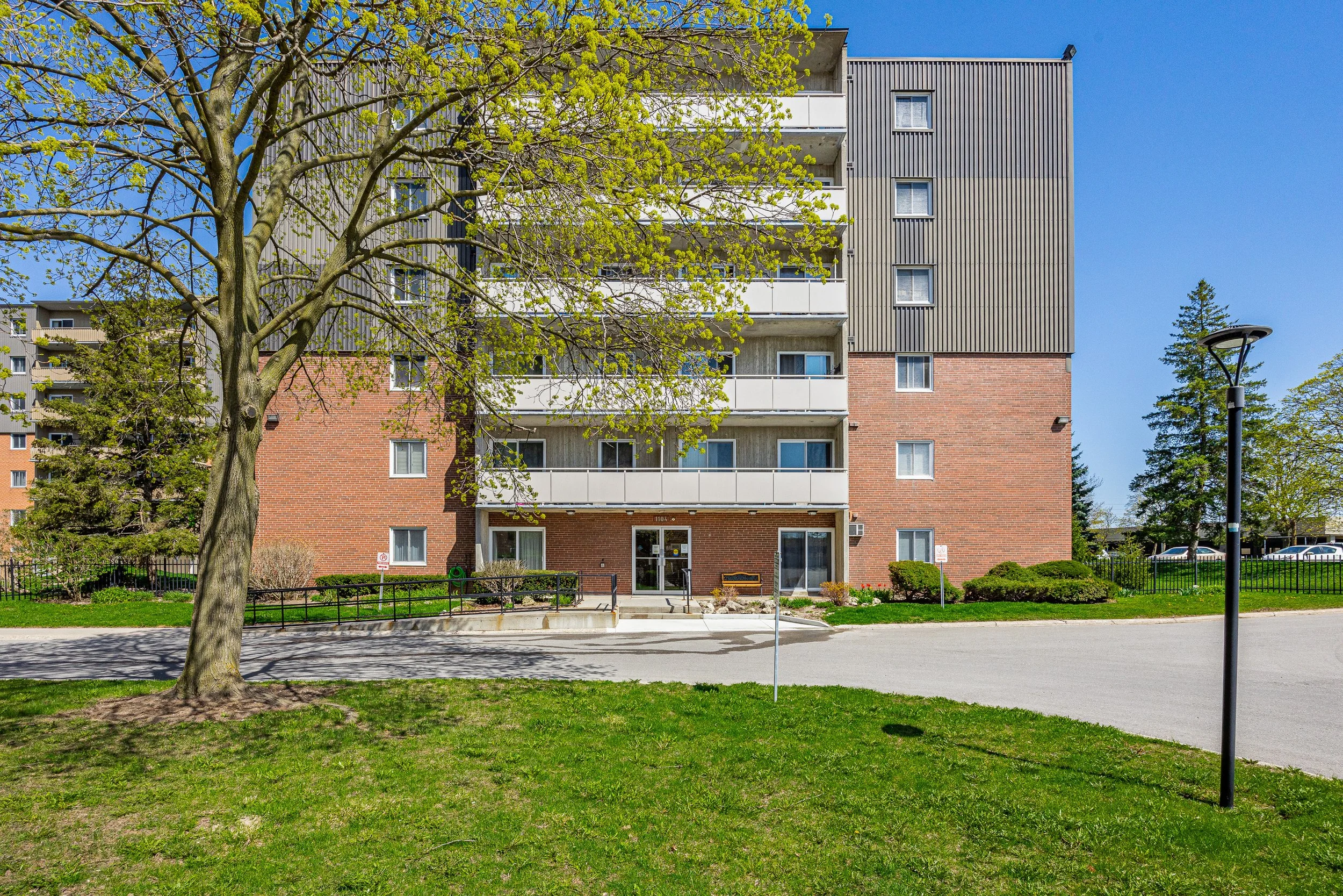 504-1104 Jalna Blvd -01.jpg