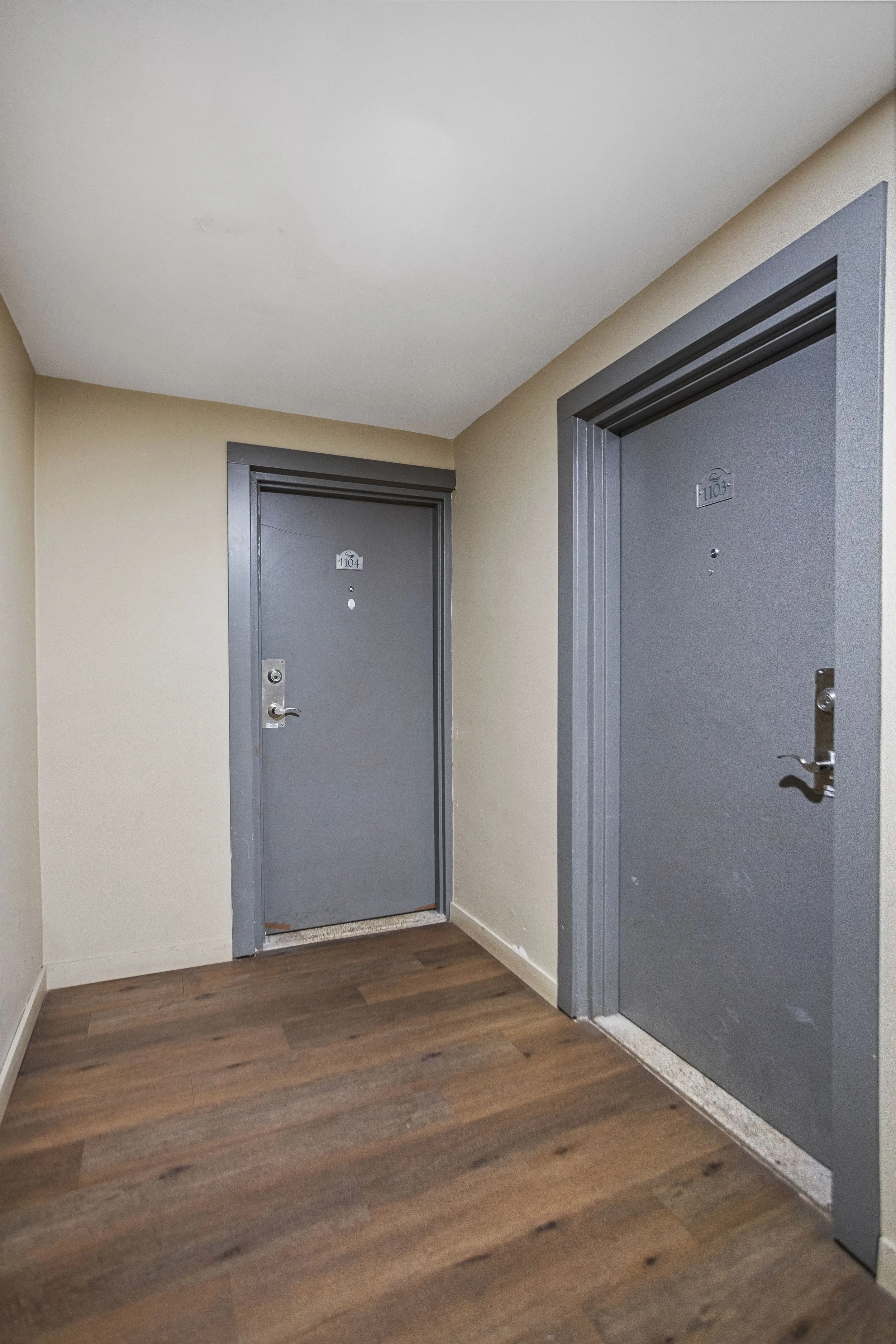 1104 - 583 Mornington Ave -27.JPG