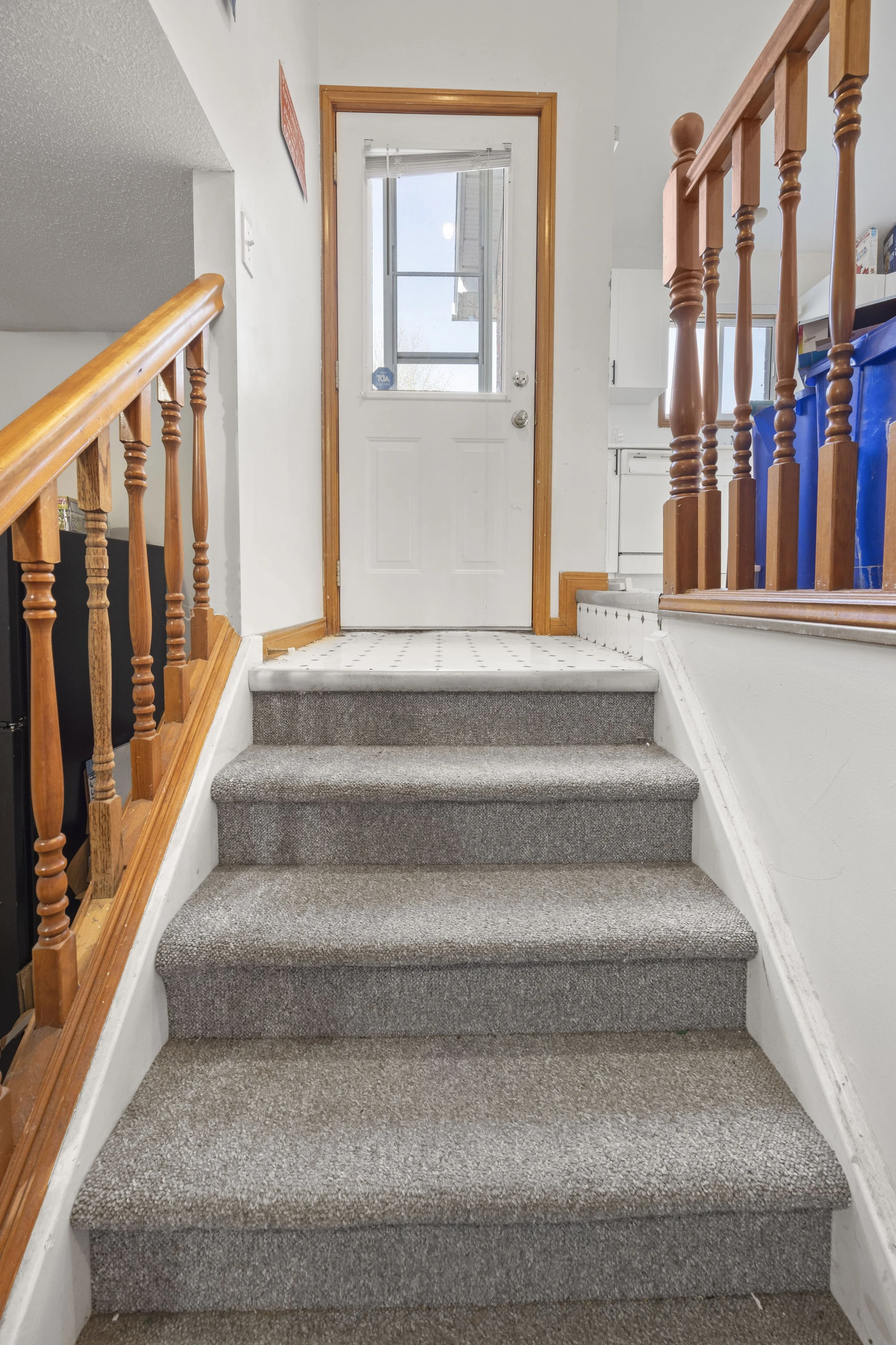 351 Fleming Dr -30.JPG