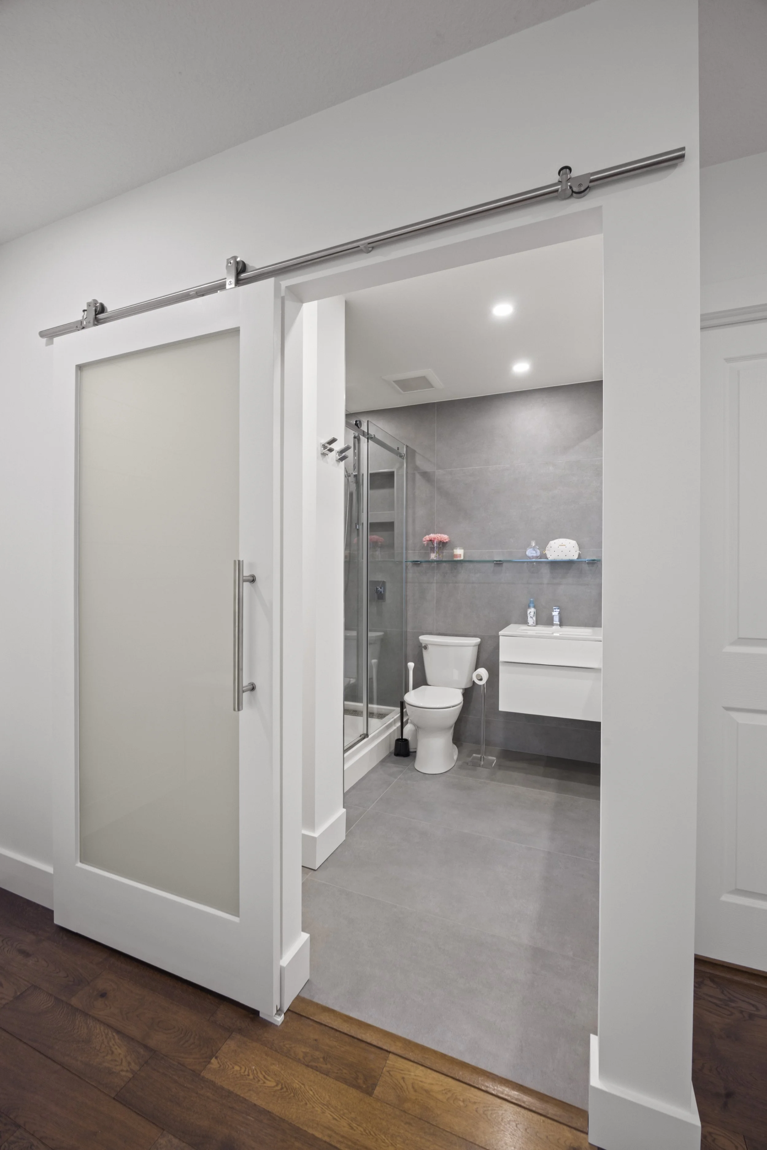 1104-353 Commissioners Rd W -28.JPG