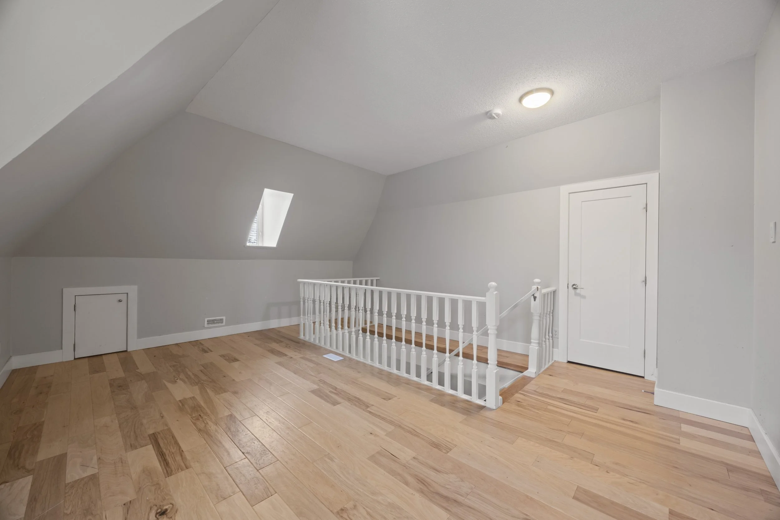 517 Princess Ave -28.JPG