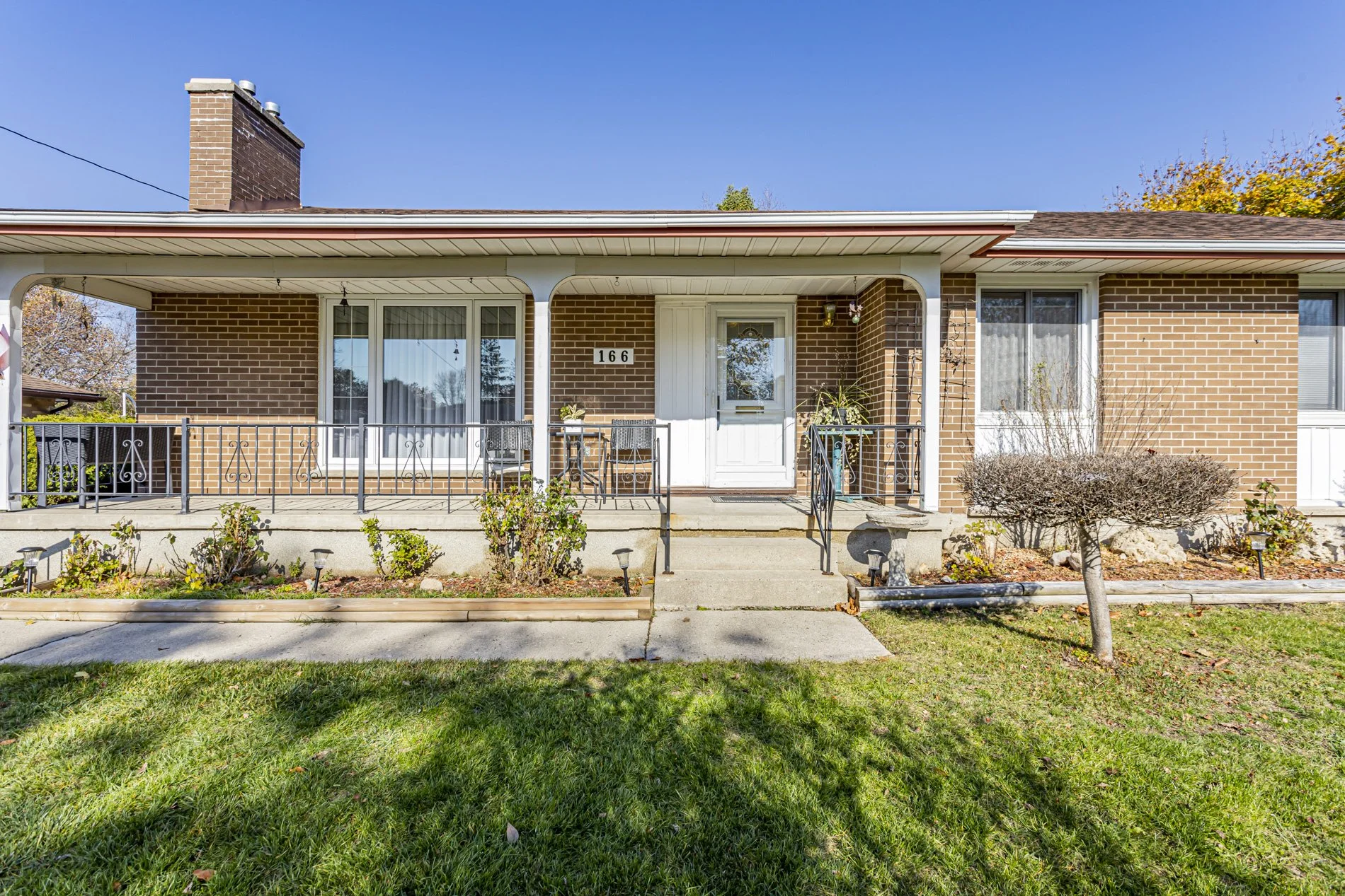 166 Base Line Rd W_02.JPG