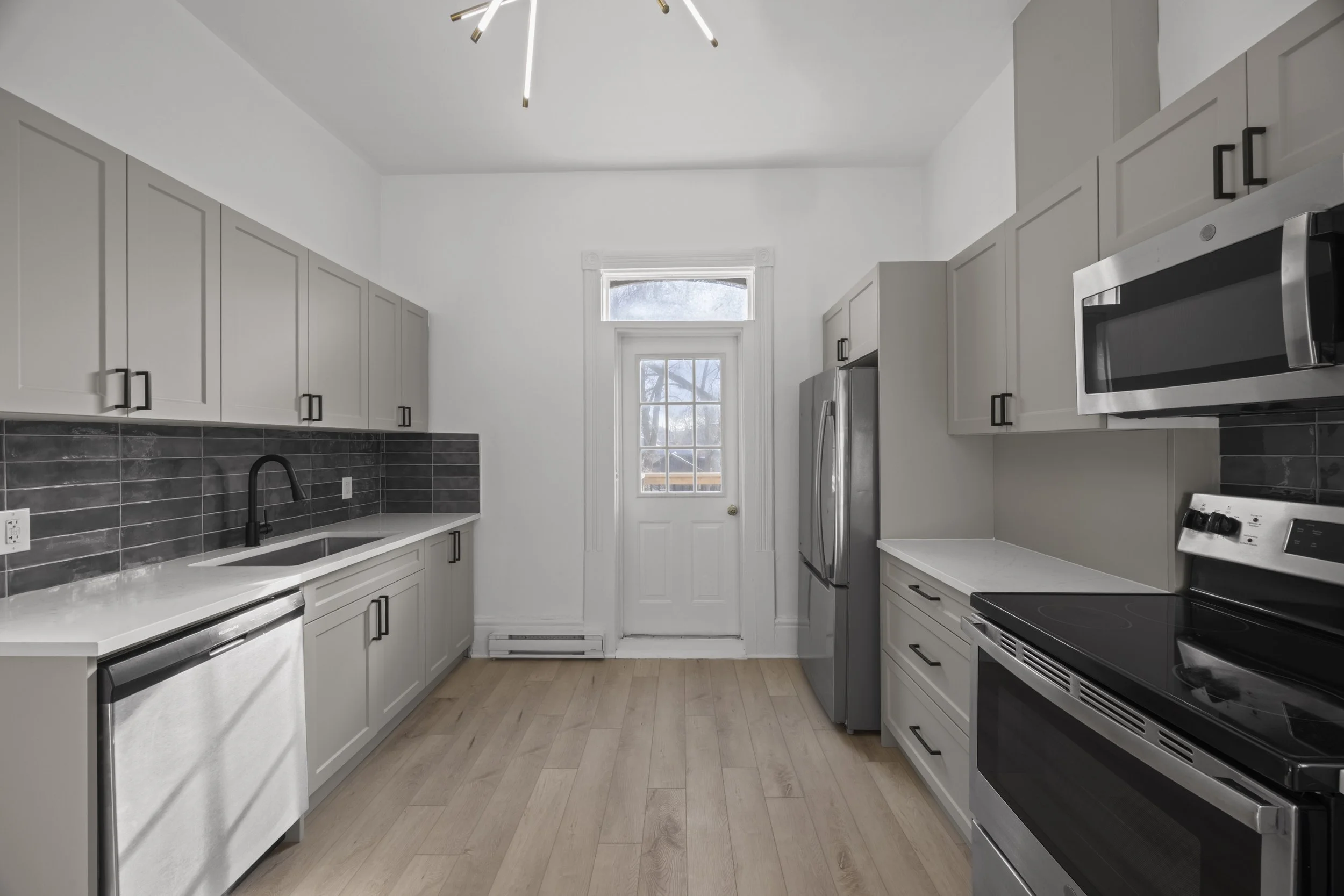 2-353 Central Ave -13.JPG