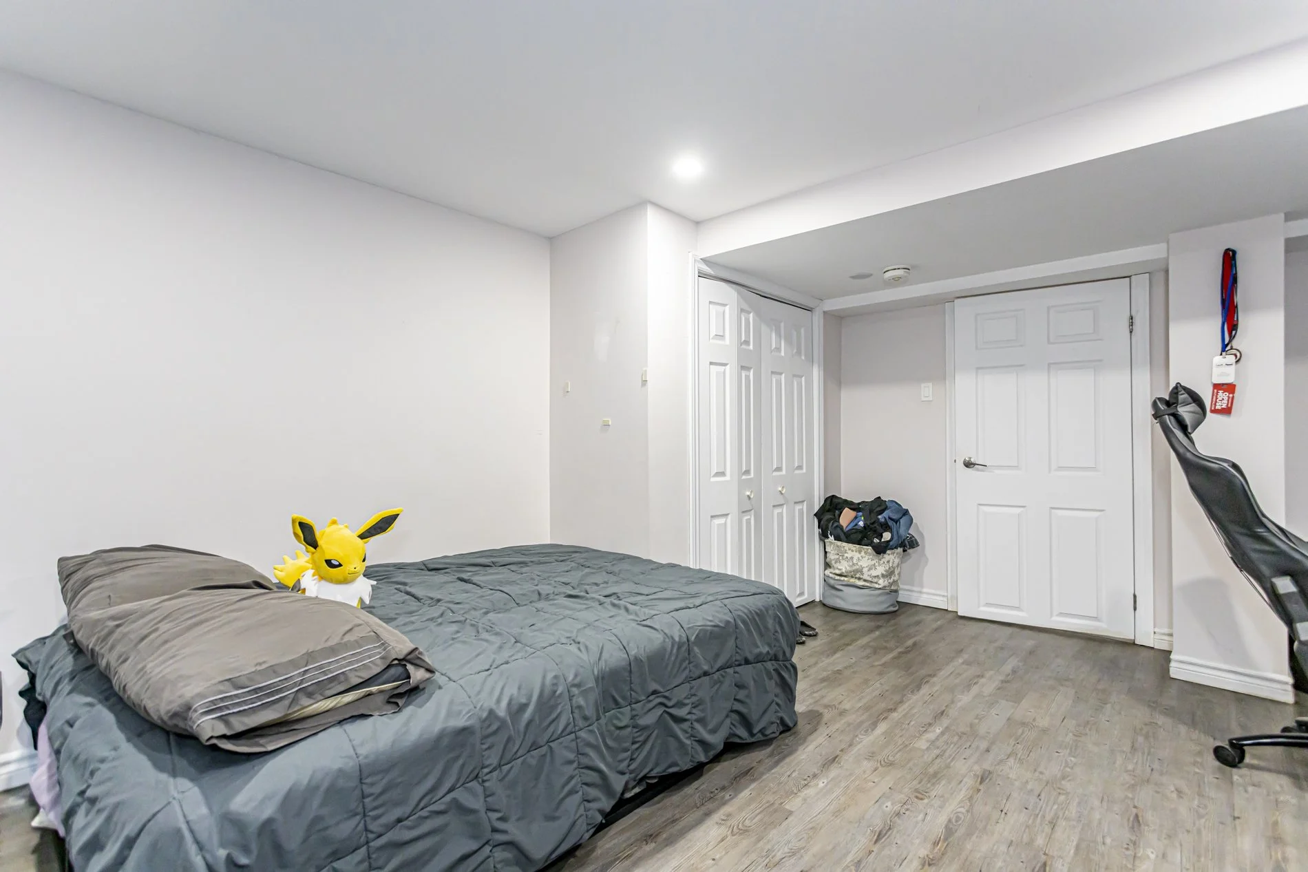 994 Richmond St_18.jpg