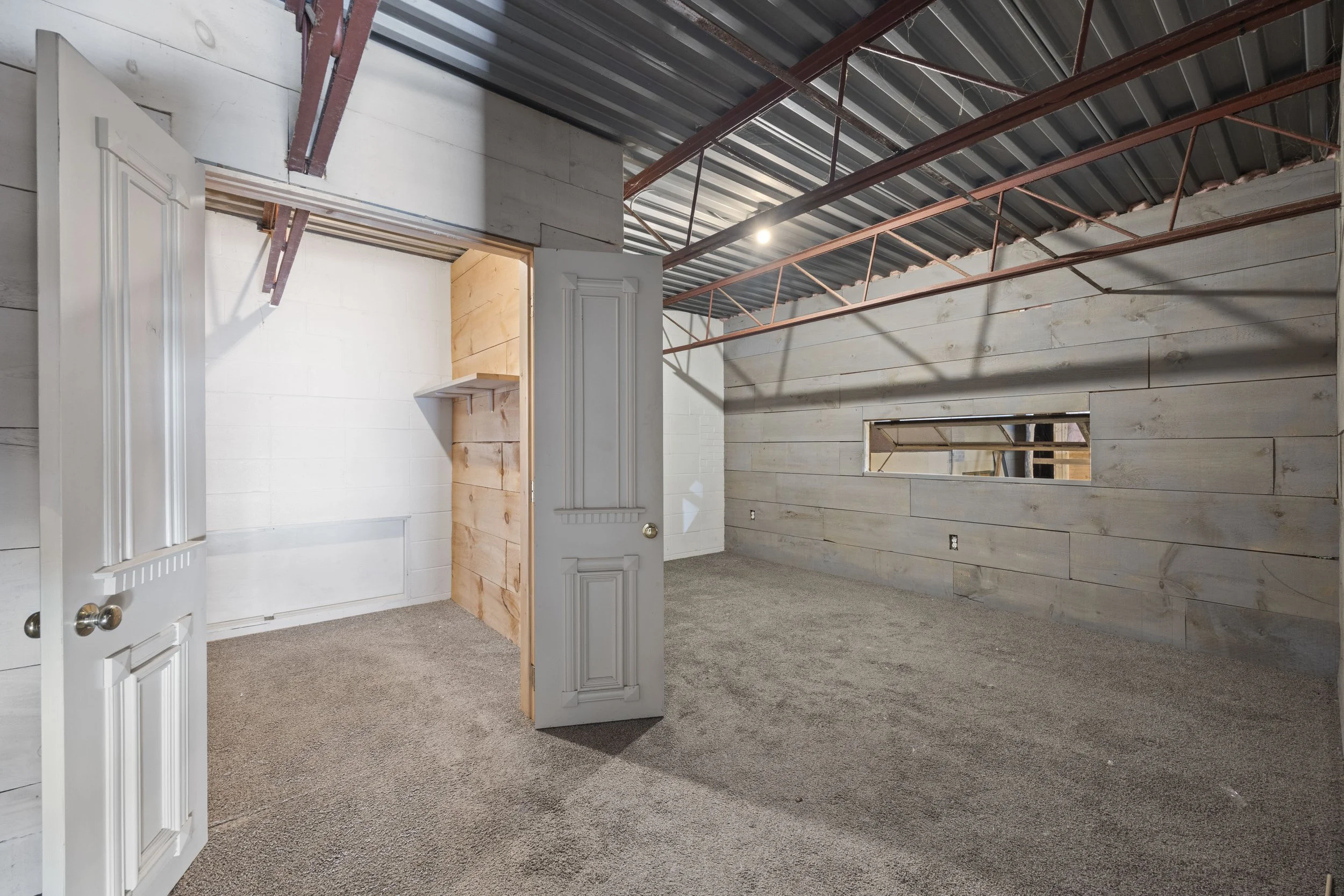 7024 Kilbourne Rd -19.JPG